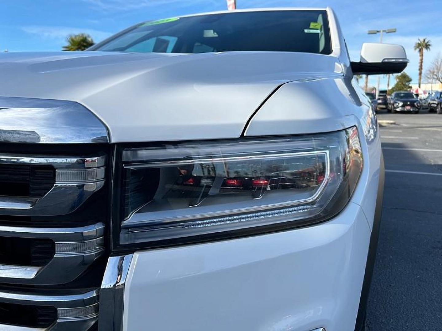 2023 WHITE GMC Acadia (1GKKNML47PZ) with an V6 3.6 Liter engine, Automatic 9-Spd transmission, located at 412 Auto Vista Drive, Palmdale, CA, 93551, (661) 945-0620, 34.592636, -118.136681 - Photo#10