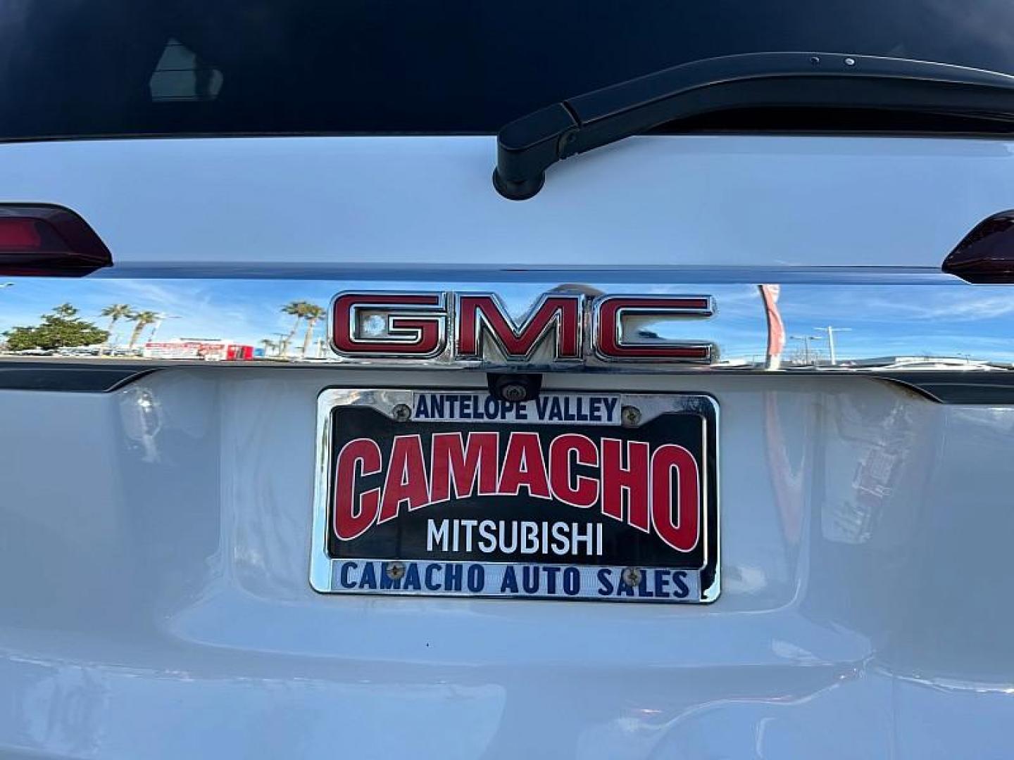 2023 WHITE GMC Acadia (1GKKNML47PZ) with an V6 3.6 Liter engine, Automatic 9-Spd transmission, located at 412 Auto Vista Drive, Palmdale, CA, 93551, (661) 945-0620, 34.592636, -118.136681 - Photo#14