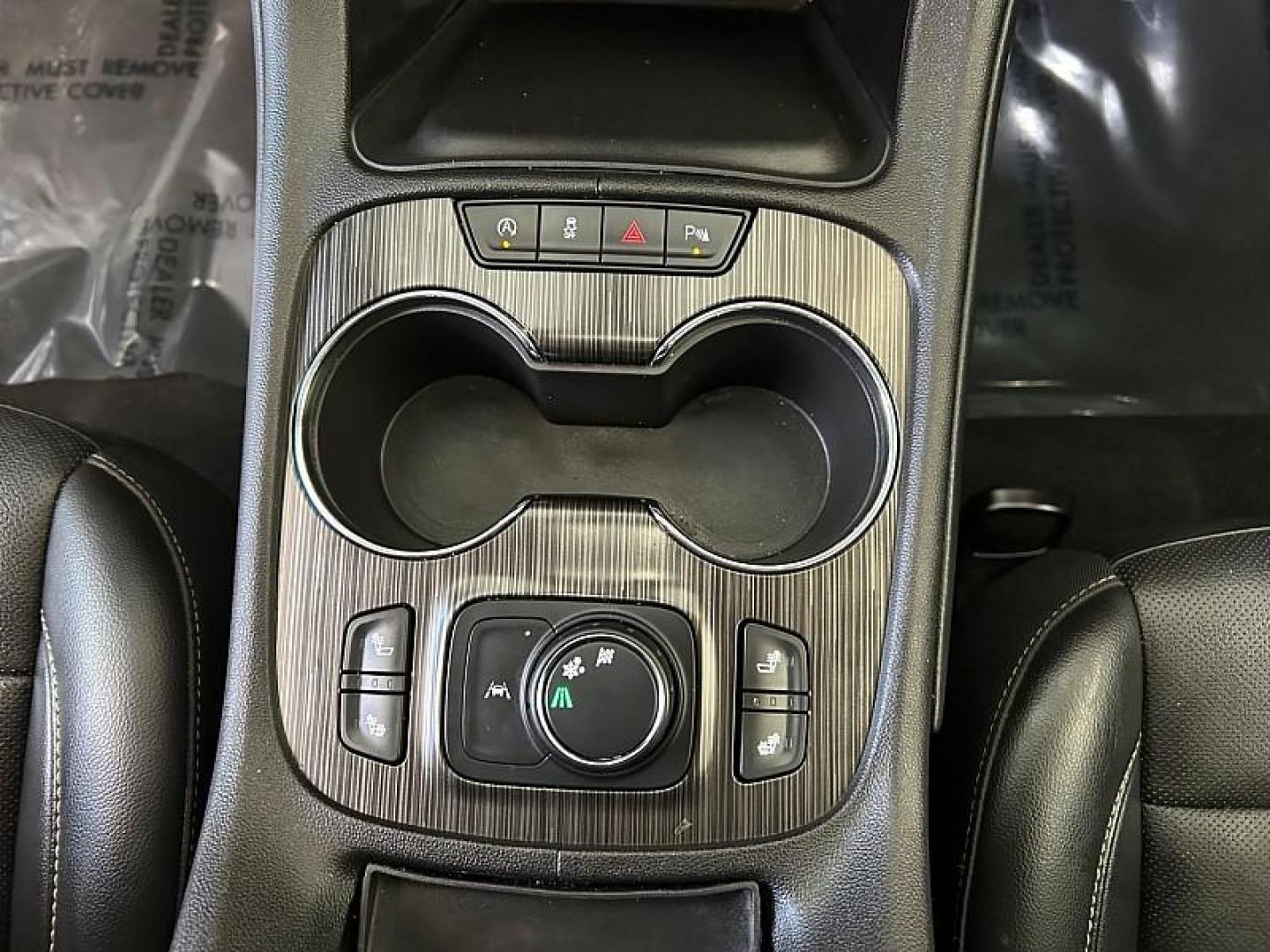 2023 WHITE GMC Acadia (1GKKNML47PZ) with an V6 3.6 Liter engine, Automatic 9-Spd transmission, located at 412 Auto Vista Drive, Palmdale, CA, 93551, (661) 945-0620, 34.592636, -118.136681 - Photo#20