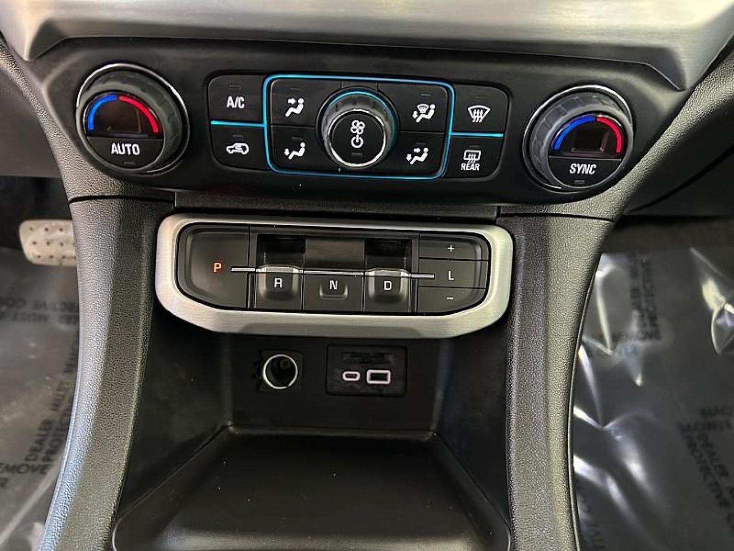 2023 WHITE GMC Acadia (1GKKNML47PZ) with an V6 3.6 Liter engine, Automatic 9-Spd transmission, located at 412 Auto Vista Drive, Palmdale, CA, 93551, (661) 945-0620, 34.592636, -118.136681 - Photo#21