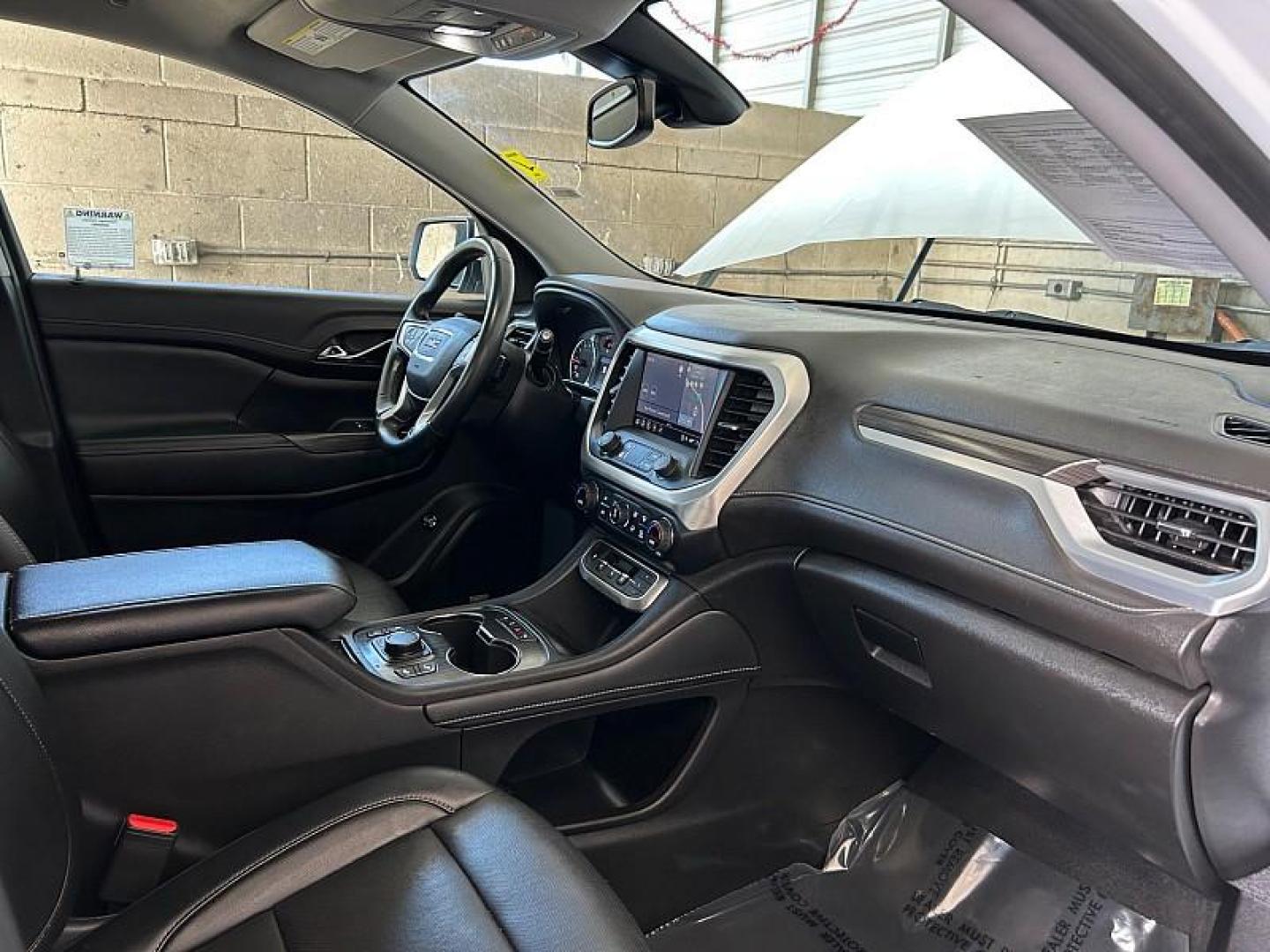 2023 WHITE GMC Acadia (1GKKNML47PZ) with an V6 3.6 Liter engine, Automatic 9-Spd transmission, located at 412 Auto Vista Drive, Palmdale, CA, 93551, (661) 945-0620, 34.592636, -118.136681 - Photo#25