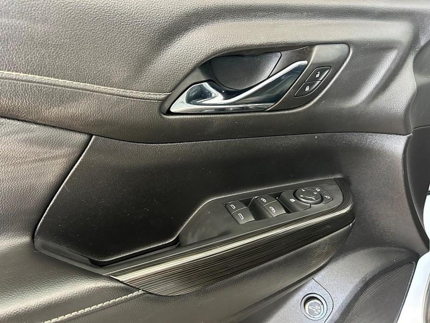 2023 WHITE GMC Acadia (1GKKNML47PZ) with an V6 3.6 Liter engine, Automatic 9-Spd transmission, located at 412 Auto Vista Drive, Palmdale, CA, 93551, (661) 945-0620, 34.592636, -118.136681 - Photo#26