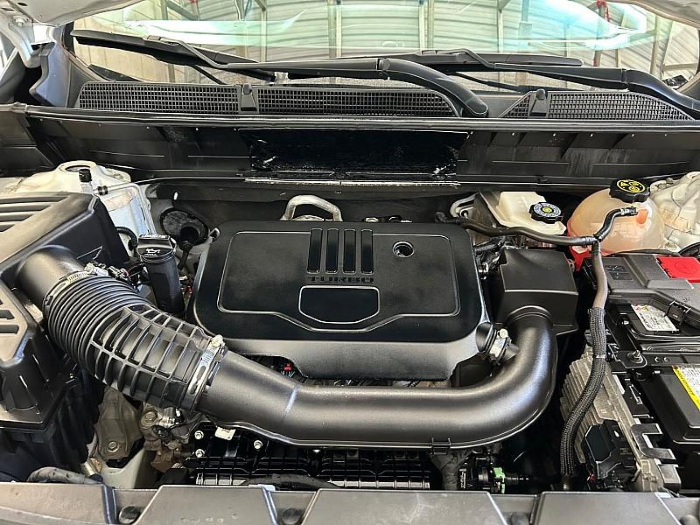 2023 WHITE GMC Acadia (1GKKNML47PZ) with an V6 3.6 Liter engine, Automatic 9-Spd transmission, located at 412 Auto Vista Drive, Palmdale, CA, 93551, (661) 945-0620, 34.592636, -118.136681 - Photo#32