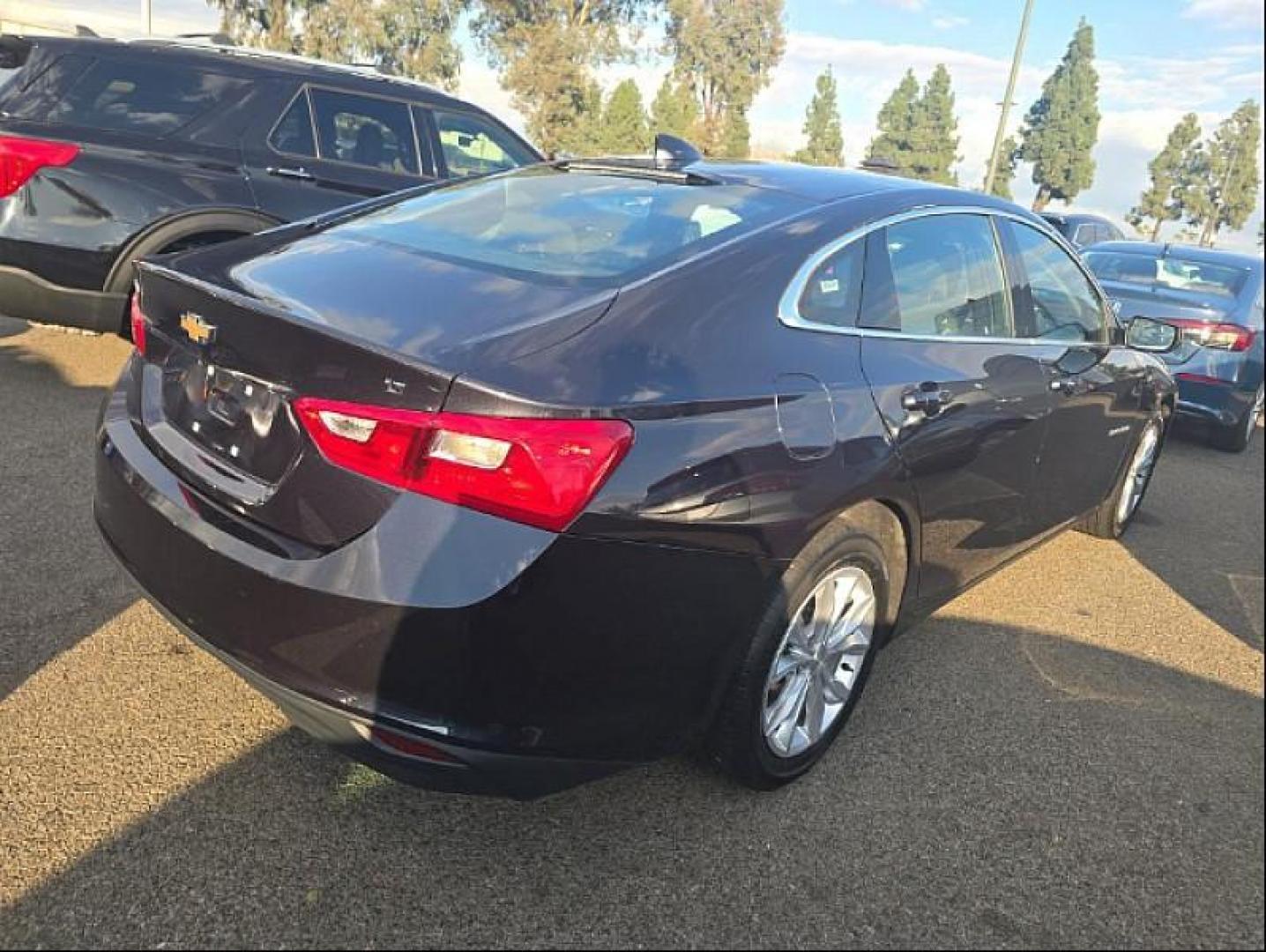 2023 GRAY Chevrolet Malibu (1G1ZD5ST2PF) with an 4-Cyl Turbo 1.5 Liter engine, Automatic CVT transmission, located at 412 Auto Vista Drive, Palmdale, CA, 93551, (661) 945-0620, 34.592636, -118.136681 - Photo#3