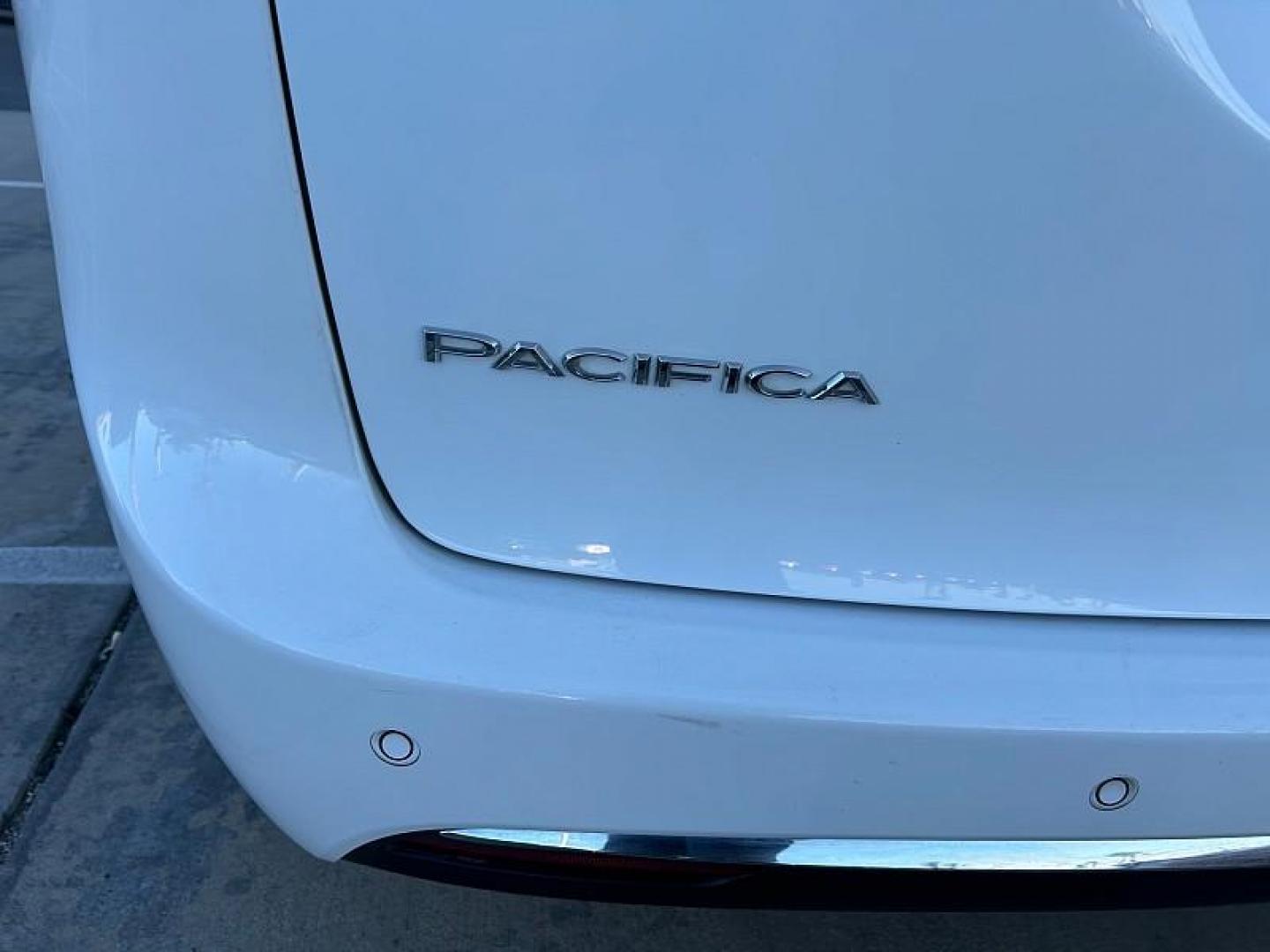 2023 WHITE Chrysler Pacifica (2C4RC1BG7PR) with an V6 3.6 Liter engine, Automatic 9-Spd transmission, located at 412 Auto Vista Drive, Palmdale, CA, 93551, (661) 945-0620, 34.592636, -118.136681 - Photo#11