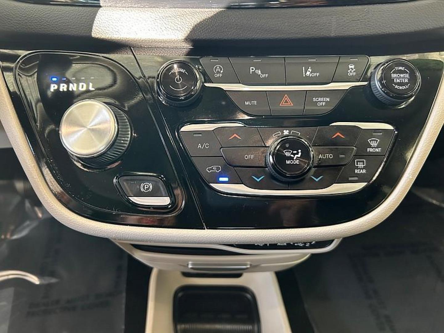 2023 WHITE Chrysler Pacifica (2C4RC1BG7PR) with an V6 3.6 Liter engine, Automatic 9-Spd transmission, located at 412 Auto Vista Drive, Palmdale, CA, 93551, (661) 945-0620, 34.592636, -118.136681 - Photo#18