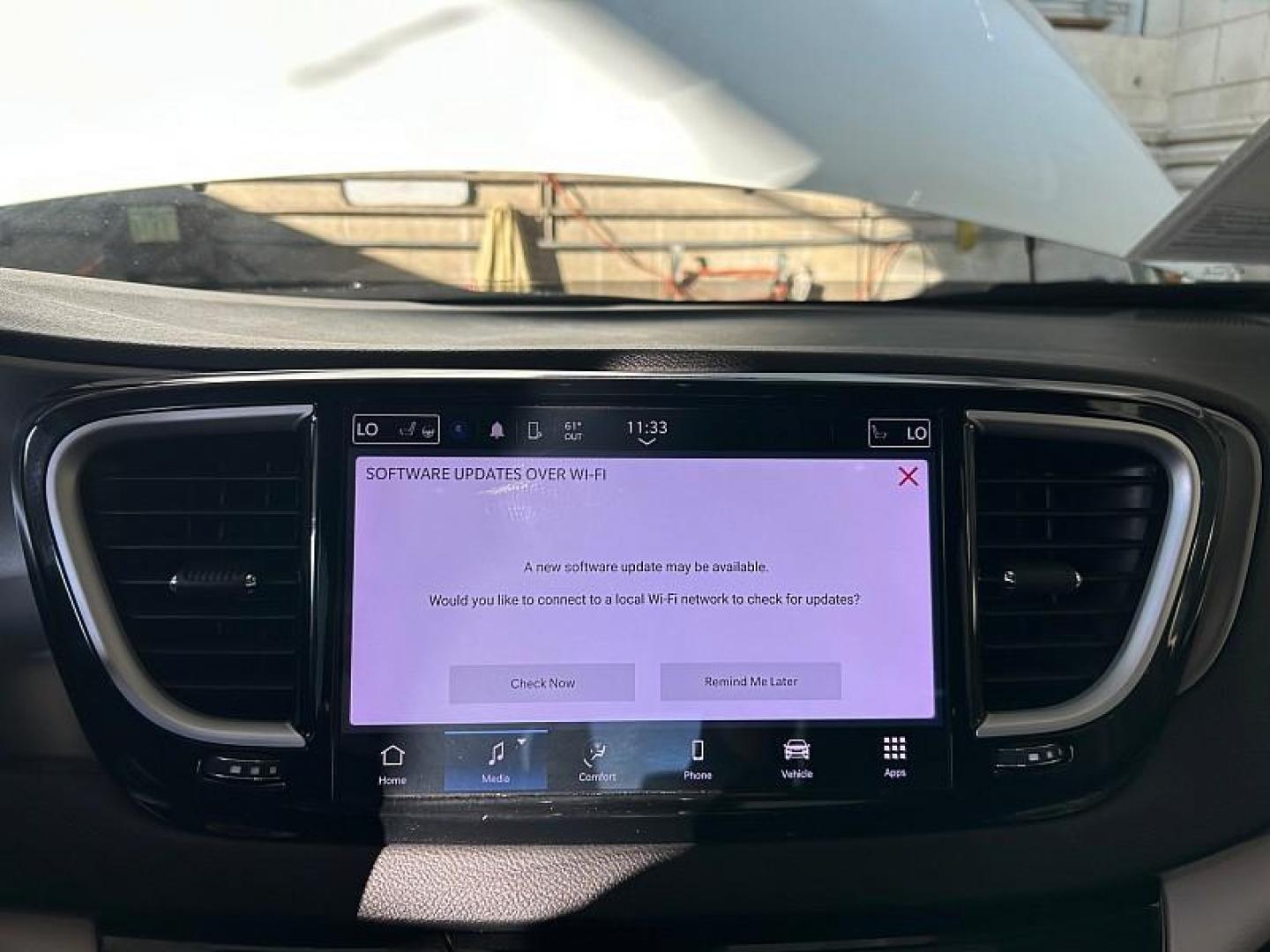 2023 WHITE Chrysler Pacifica (2C4RC1BG7PR) with an V6 3.6 Liter engine, Automatic 9-Spd transmission, located at 412 Auto Vista Drive, Palmdale, CA, 93551, (661) 945-0620, 34.592636, -118.136681 - Photo#19