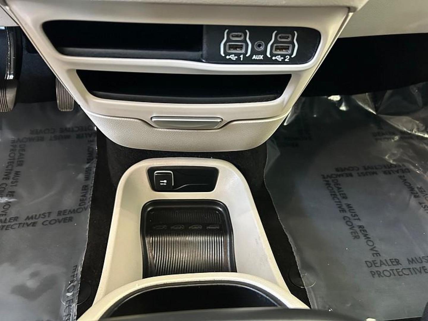 2023 WHITE Chrysler Pacifica (2C4RC1BG7PR) with an V6 3.6 Liter engine, Automatic 9-Spd transmission, located at 412 Auto Vista Drive, Palmdale, CA, 93551, (661) 945-0620, 34.592636, -118.136681 - Photo#22