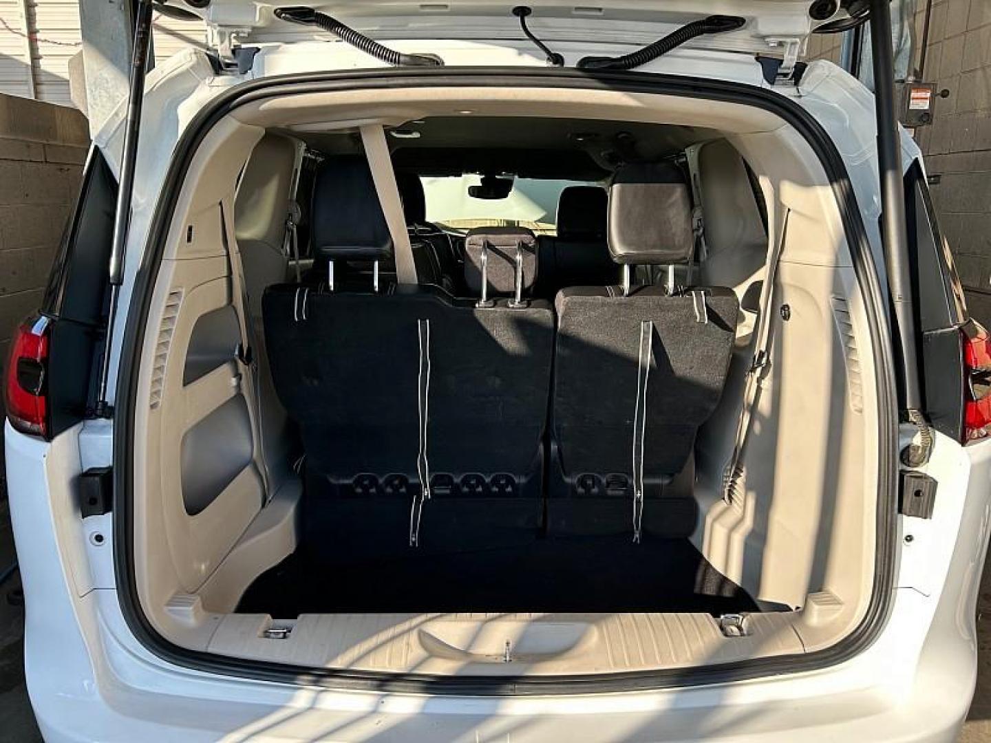 2023 WHITE Chrysler Pacifica (2C4RC1BG7PR) with an V6 3.6 Liter engine, Automatic 9-Spd transmission, located at 412 Auto Vista Drive, Palmdale, CA, 93551, (661) 945-0620, 34.592636, -118.136681 - Photo#29
