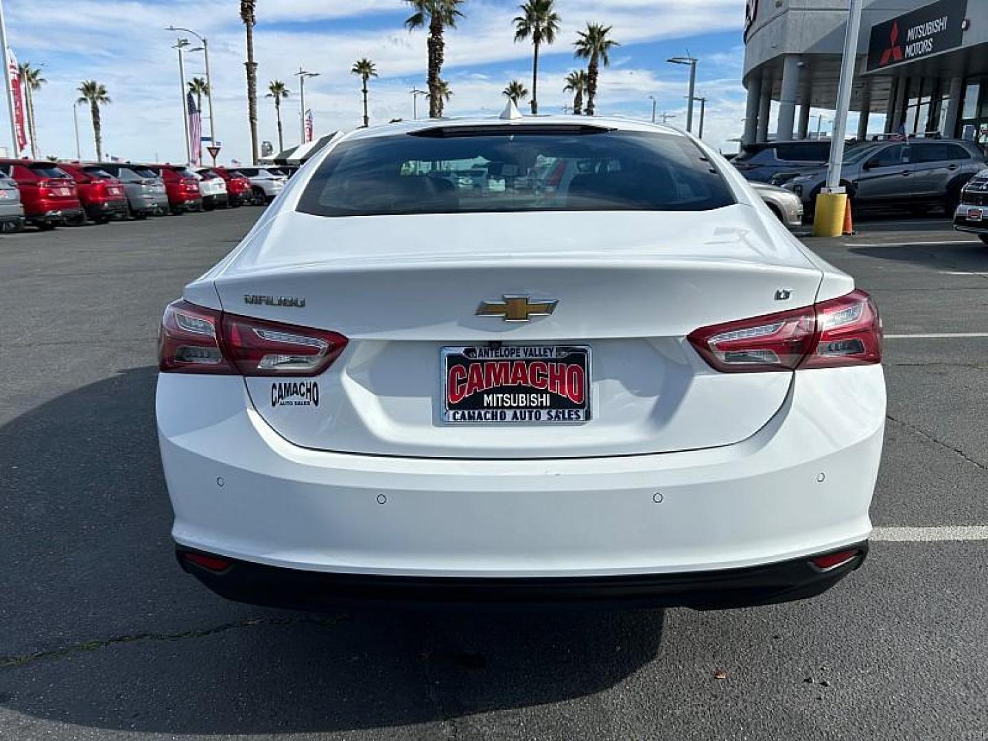 2024 WHITE Chevrolet Malibu (1G1ZE5ST2RF) with an 4-Cyl Turbo 1.5 Liter engine, Automatic CVT transmission, located at 412 Auto Vista Drive, Palmdale, CA, 93551, (661) 945-0620, 34.592636, -118.136681 - Photo#3
