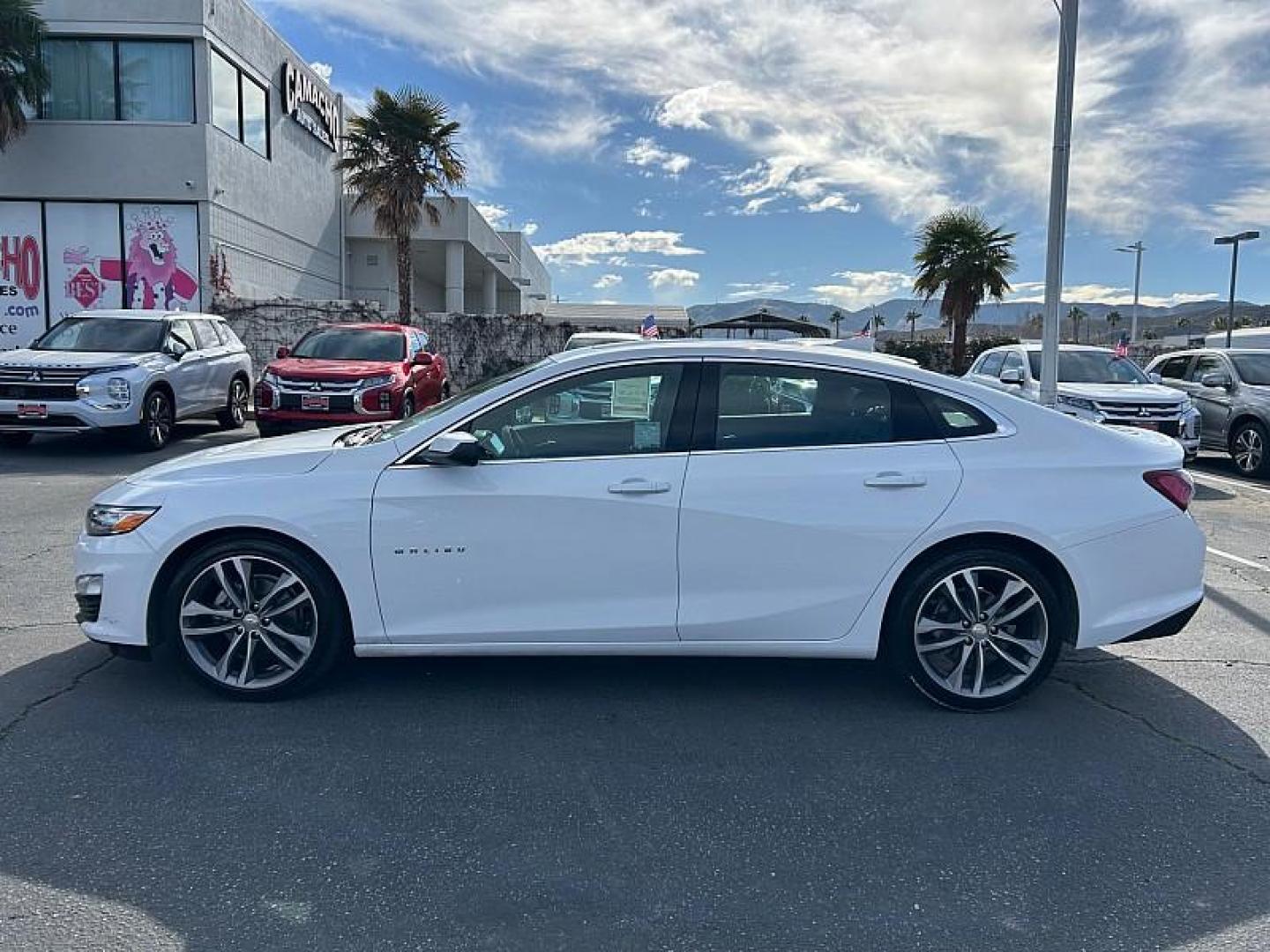 2024 WHITE Chevrolet Malibu (1G1ZE5ST2RF) with an 4-Cyl Turbo 1.5 Liter engine, Automatic CVT transmission, located at 412 Auto Vista Drive, Palmdale, CA, 93551, (661) 945-0620, 34.592636, -118.136681 - Photo#5