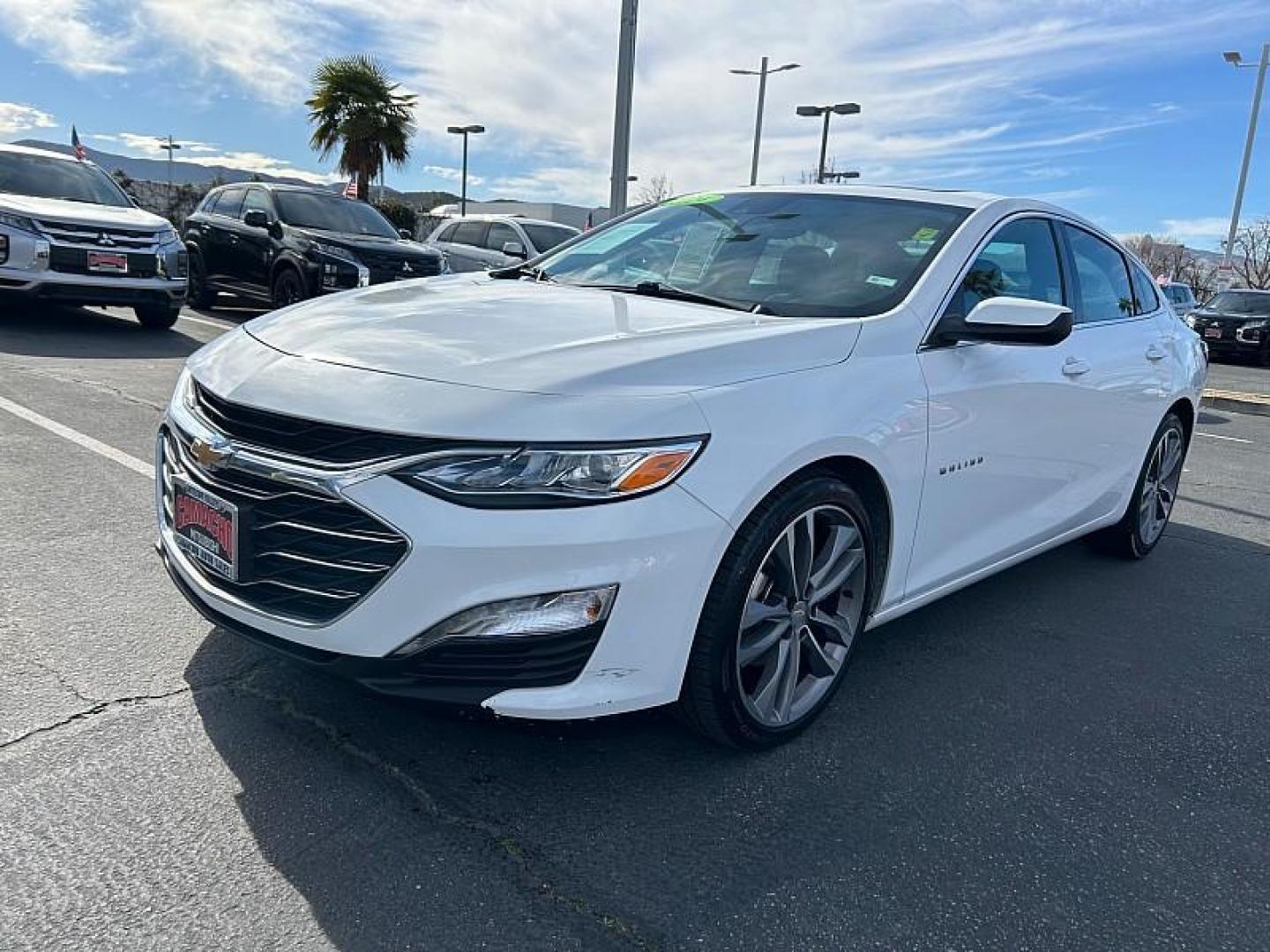 2024 WHITE Chevrolet Malibu (1G1ZE5ST2RF) with an 4-Cyl Turbo 1.5 Liter engine, Automatic CVT transmission, located at 412 Auto Vista Drive, Palmdale, CA, 93551, (661) 945-0620, 34.592636, -118.136681 - Photo#6