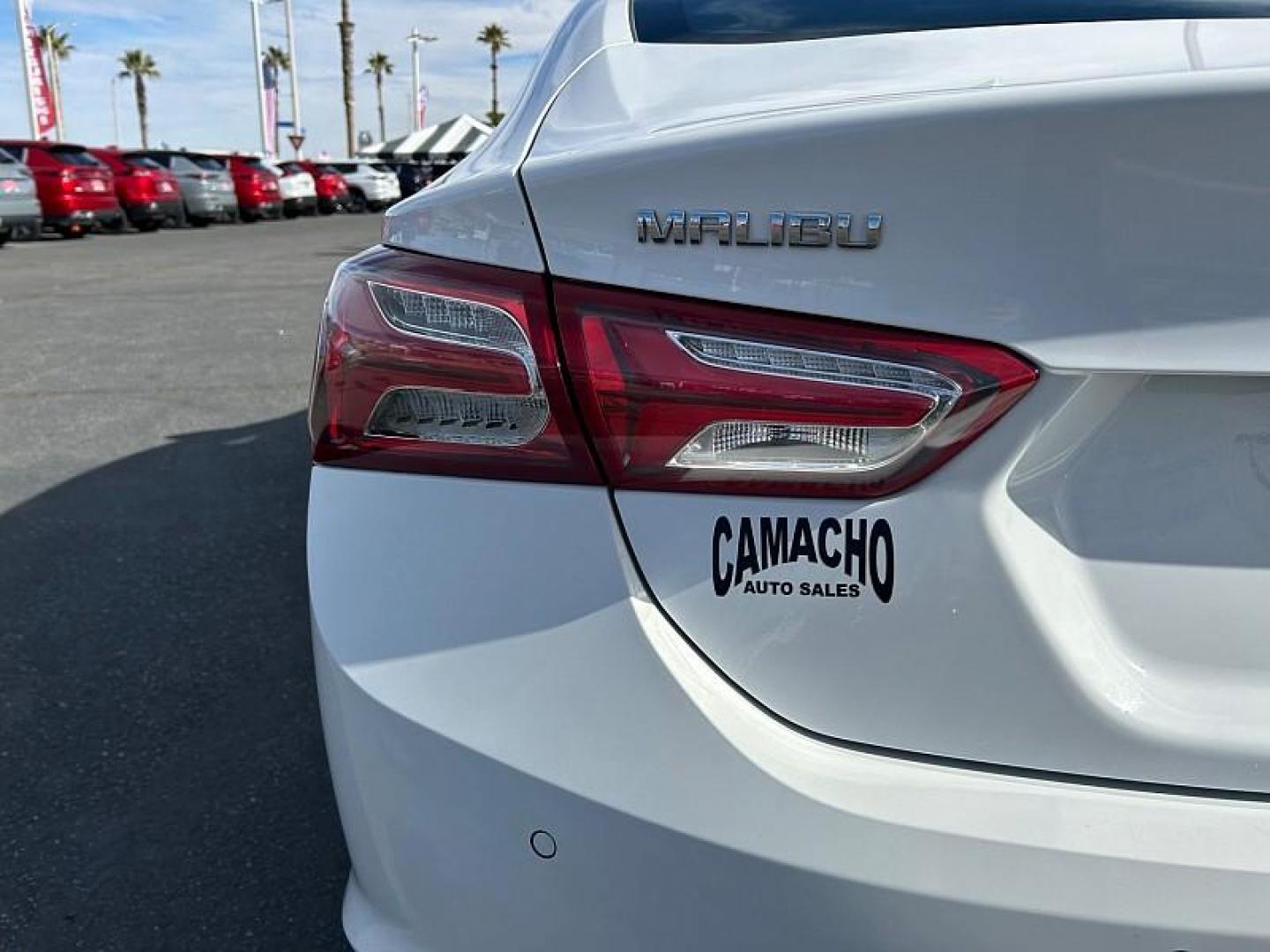 2024 WHITE Chevrolet Malibu (1G1ZE5ST2RF) with an 4-Cyl Turbo 1.5 Liter engine, Automatic CVT transmission, located at 412 Auto Vista Drive, Palmdale, CA, 93551, (661) 945-0620, 34.592636, -118.136681 - Photo#11