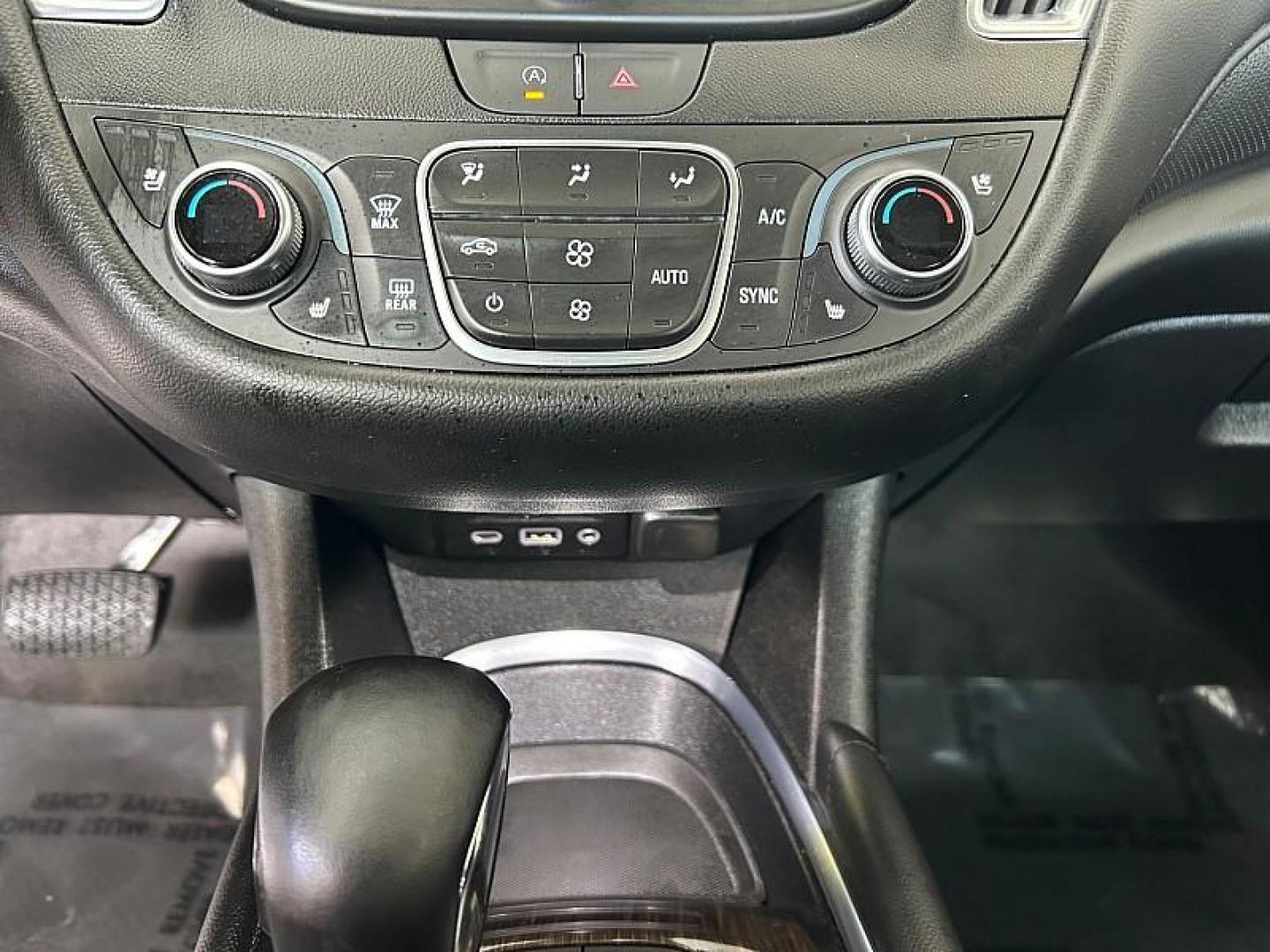 2024 WHITE Chevrolet Malibu (1G1ZE5ST2RF) with an 4-Cyl Turbo 1.5 Liter engine, Automatic CVT transmission, located at 412 Auto Vista Drive, Palmdale, CA, 93551, (661) 945-0620, 34.592636, -118.136681 - Photo#19