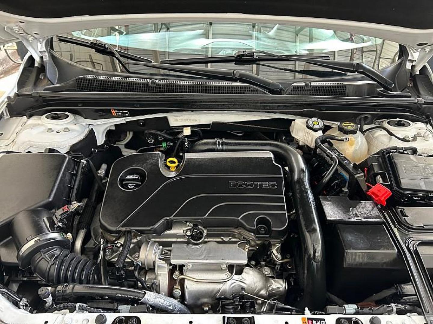 2024 WHITE Chevrolet Malibu (1G1ZE5ST2RF) with an 4-Cyl Turbo 1.5 Liter engine, Automatic CVT transmission, located at 412 Auto Vista Drive, Palmdale, CA, 93551, (661) 945-0620, 34.592636, -118.136681 - Photo#30