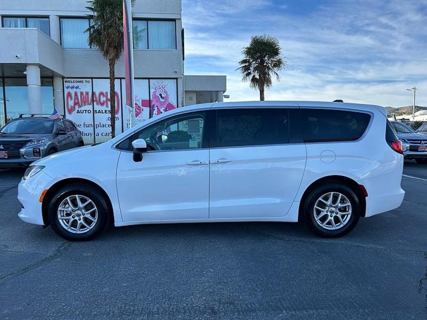 2023 Chrysler Voyager (2C4RC1CG7PR) with an V6 3.6 Liter engine, Automatic 9-Spd transmission, located at 412 Auto Vista Drive, Palmdale, CA, 93551, (661) 945-0620, 34.592636, -118.136681 - Photo#7