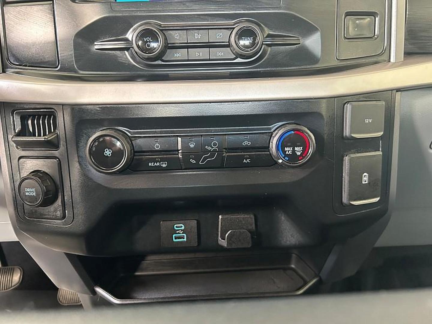 2023 SILVER Ford F-150 2WD (1FTEW1C8XPK) with an 6-Cyl 3.5 Liter engine, Automatic 10-Spd transmission, located at 412 Auto Vista Drive, Palmdale, CA, 93551, (661) 945-0620, 34.592636, -118.136681 - Photo#21