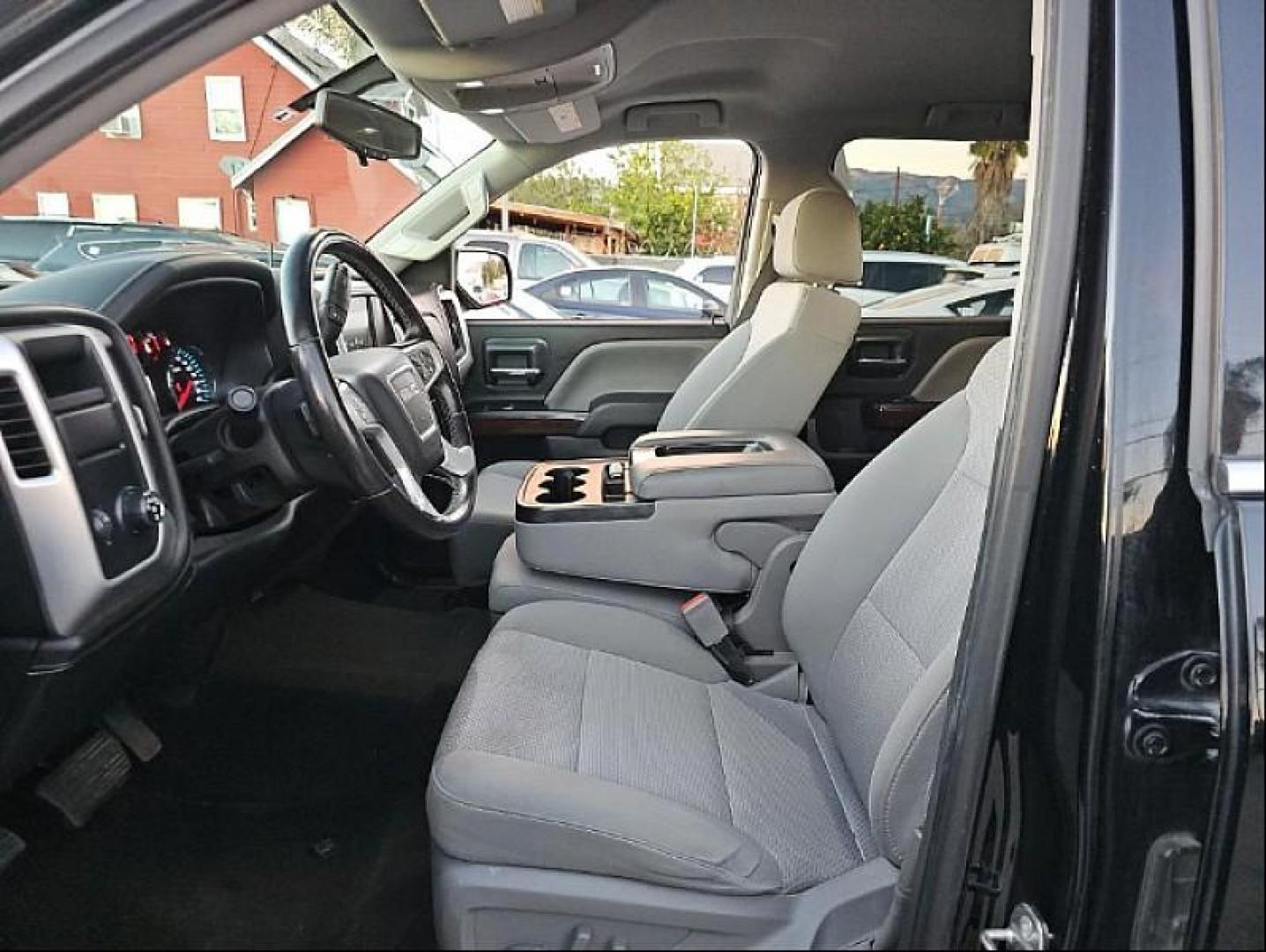 2018 BLACK GMC Sierra 1500 2WD (3GTP1MEC4JG) with an 8-Cyl 5.8 Liter engine, Automatic 6-Spd HD w/Overdrive transmission, located at 412 Auto Vista Drive, Palmdale, CA, 93551, (661) 945-0620, 34.592636, -118.136681 - Photo#5