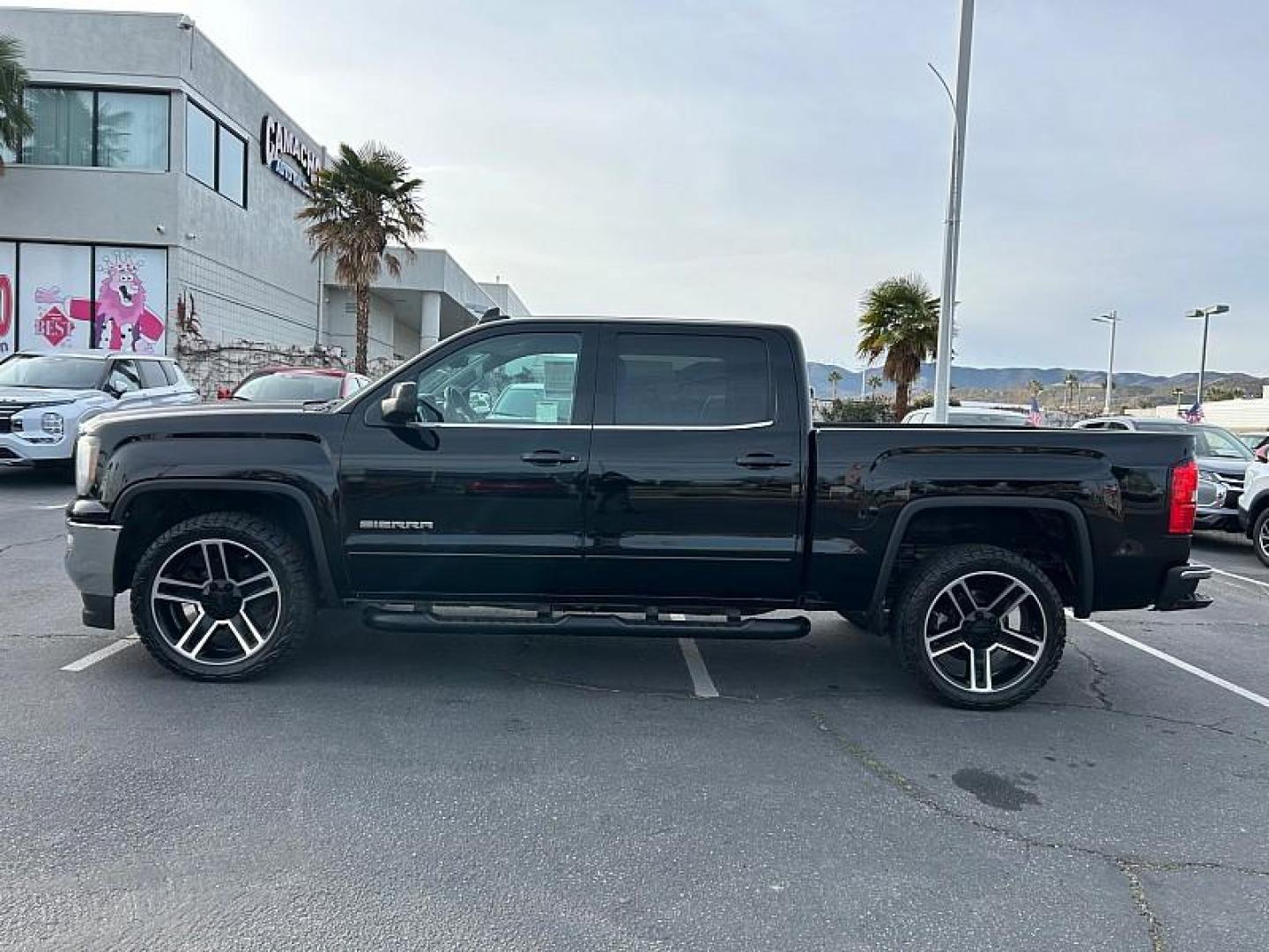2018 BLACK GMC Sierra 1500 2WD (3GTP1MEC4JG) with an 8-Cyl 5.8 Liter engine, Automatic 6-Spd HD w/Overdrive transmission, located at 412 Auto Vista Drive, Palmdale, CA, 93551, (661) 945-0620, 34.592636, -118.136681 - Photo#10