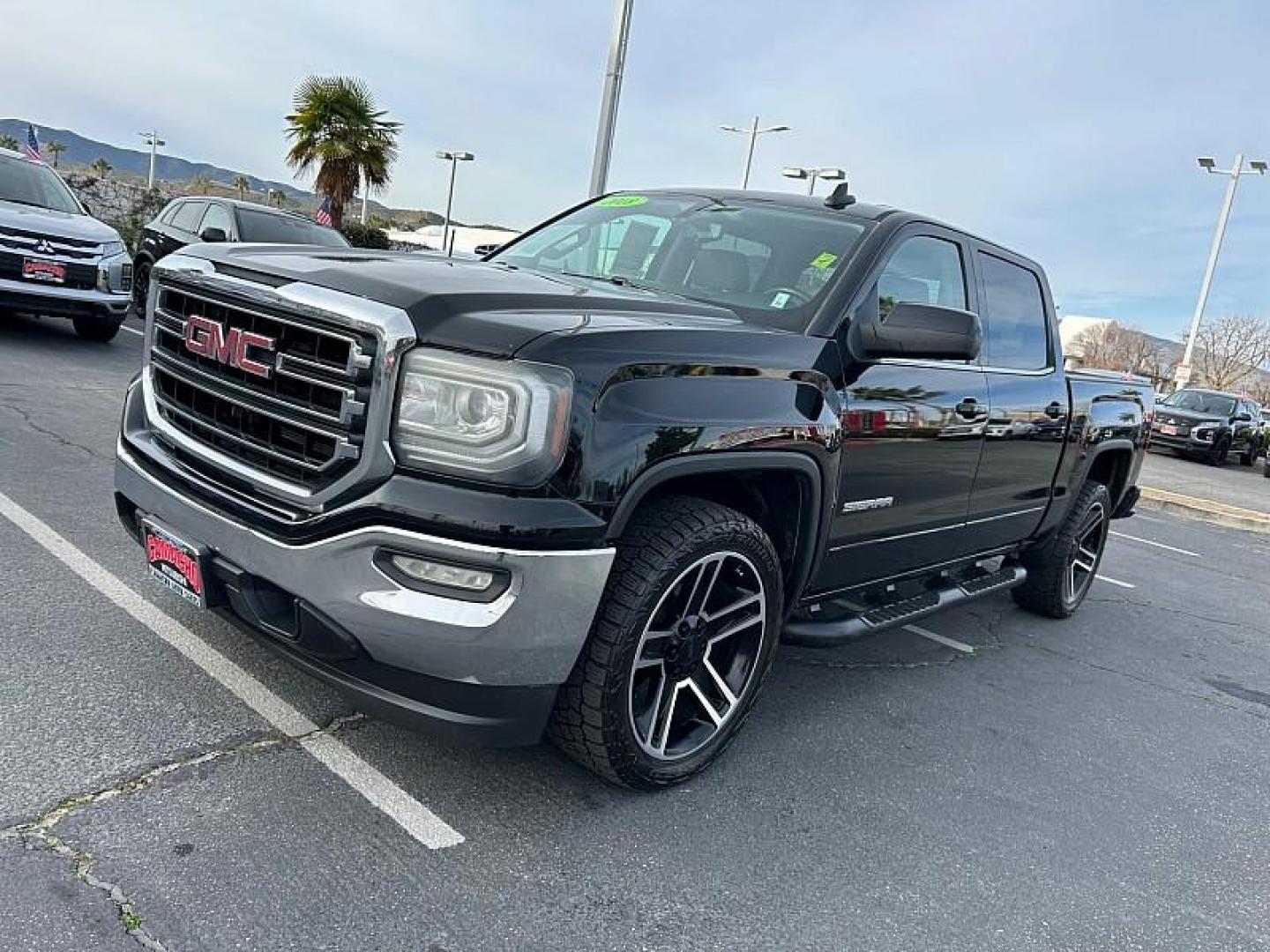 2018 BLACK GMC Sierra 1500 2WD (3GTP1MEC4JG) with an 8-Cyl 5.8 Liter engine, Automatic 6-Spd HD w/Overdrive transmission, located at 412 Auto Vista Drive, Palmdale, CA, 93551, (661) 945-0620, 34.592636, -118.136681 - Photo#11