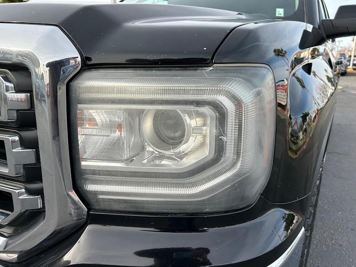 2018 BLACK GMC Sierra 1500 2WD (3GTP1MEC4JG) with an 8-Cyl 5.8 Liter engine, Automatic 6-Spd HD w/Overdrive transmission, located at 412 Auto Vista Drive, Palmdale, CA, 93551, (661) 945-0620, 34.592636, -118.136681 - Photo#14