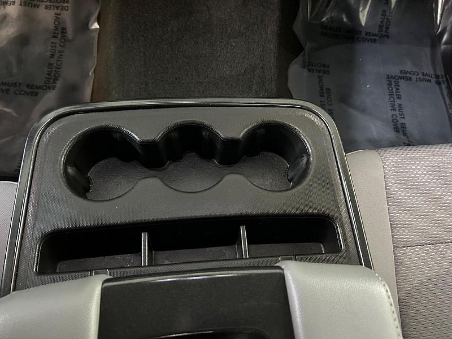 2018 BLACK GMC Sierra 1500 2WD (3GTP1MEC4JG) with an 8-Cyl 5.8 Liter engine, Automatic 6-Spd HD w/Overdrive transmission, located at 412 Auto Vista Drive, Palmdale, CA, 93551, (661) 945-0620, 34.592636, -118.136681 - Photo#24