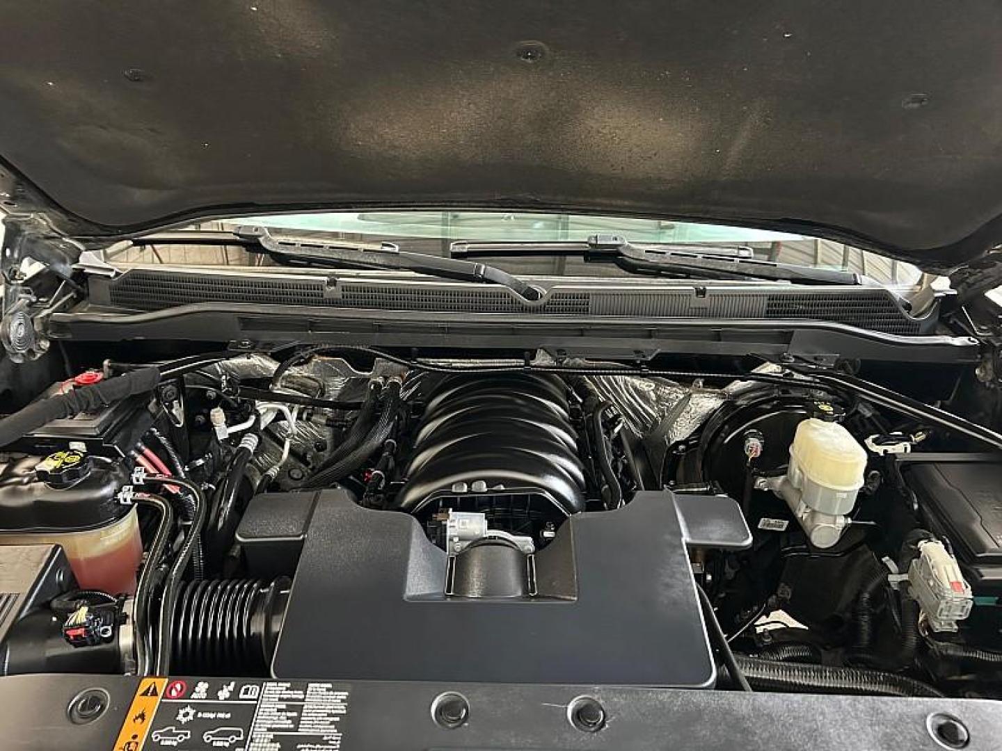 2018 BLACK GMC Sierra 1500 2WD (3GTP1MEC4JG) with an 8-Cyl 5.8 Liter engine, Automatic 6-Spd HD w/Overdrive transmission, located at 412 Auto Vista Drive, Palmdale, CA, 93551, (661) 945-0620, 34.592636, -118.136681 - Photo#36