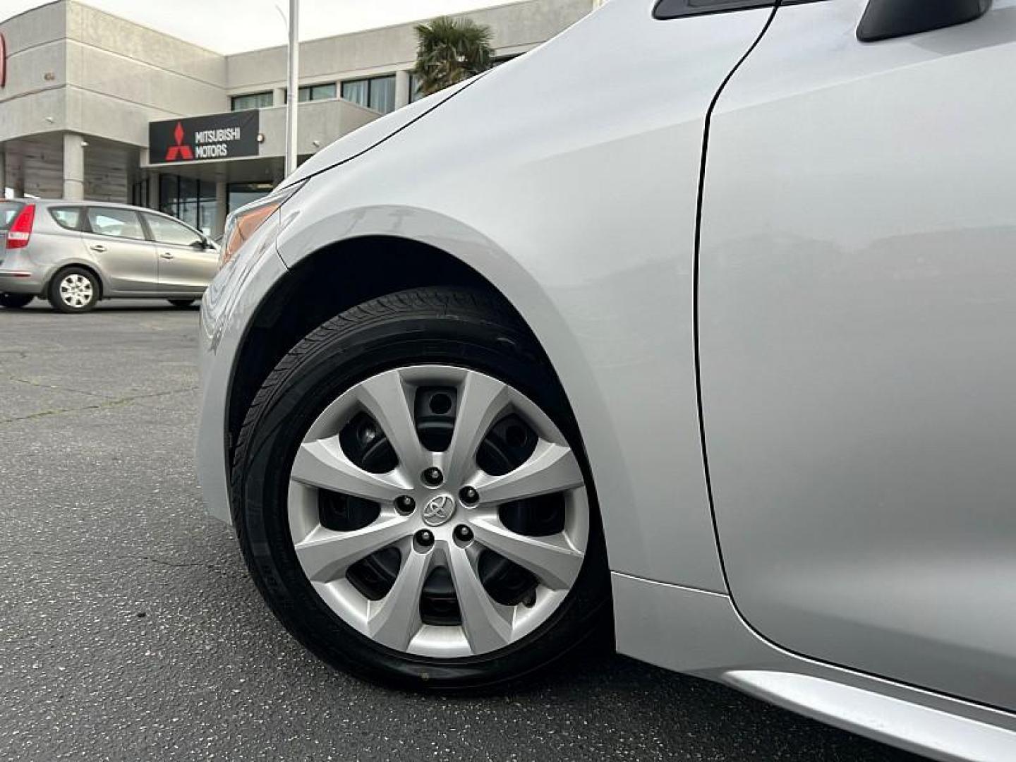 2024 GRAY Toyota Corolla (5YFB4MDE6RP) with an 4-Cyl Hybrid 1.8 Liter engine, Automatic CVT transmission, located at 412 Auto Vista Drive, Palmdale, CA, 93551, (661) 945-0620, 34.592636, -118.136681 - Photo#8