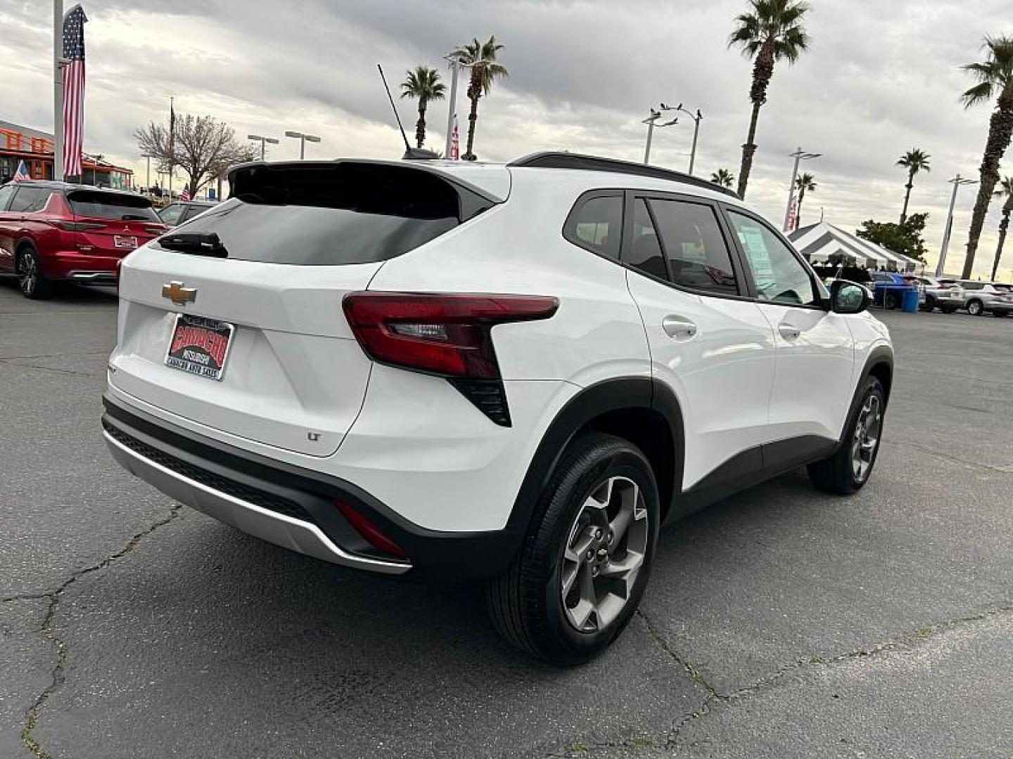2025 WHITE Chevrolet Trax (KL77LHEP0SC) with an 3-Cyl Turbo 1.2 Liter engine, Automatic transmission, located at 412 Auto Vista Drive, Palmdale, CA, 93551, (661) 945-0620, 34.592636, -118.136681 - Photo#8
