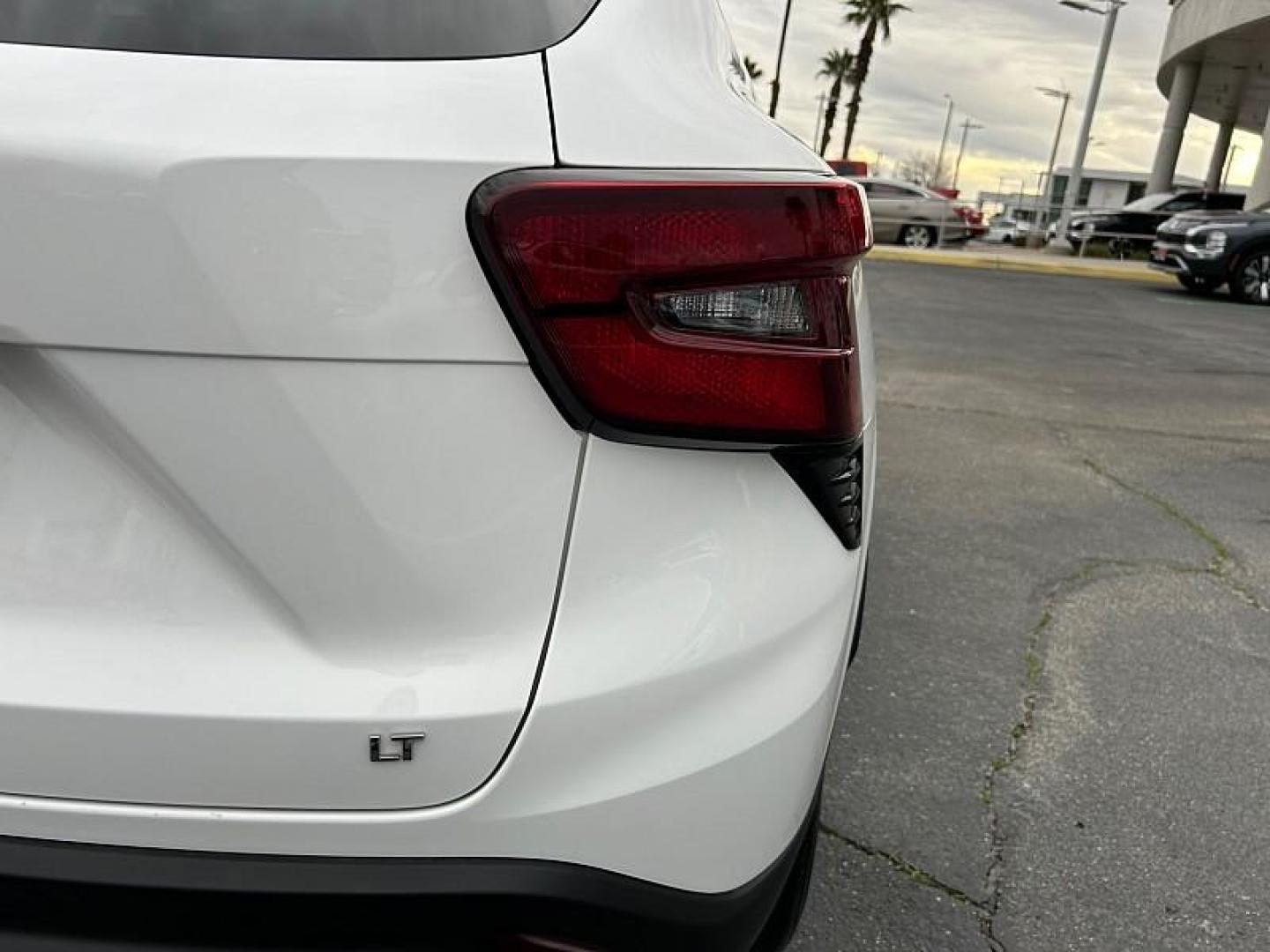 2025 WHITE Chevrolet Trax (KL77LHEP0SC) with an 3-Cyl Turbo 1.2 Liter engine, Automatic transmission, located at 412 Auto Vista Drive, Palmdale, CA, 93551, (661) 945-0620, 34.592636, -118.136681 - Photo#14