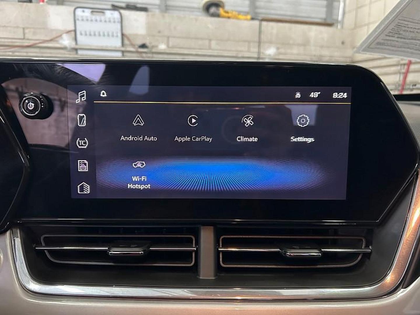 2025 WHITE Chevrolet Trax (KL77LHEP0SC) with an 3-Cyl Turbo 1.2 Liter engine, Automatic transmission, located at 412 Auto Vista Drive, Palmdale, CA, 93551, (661) 945-0620, 34.592636, -118.136681 - Photo#24