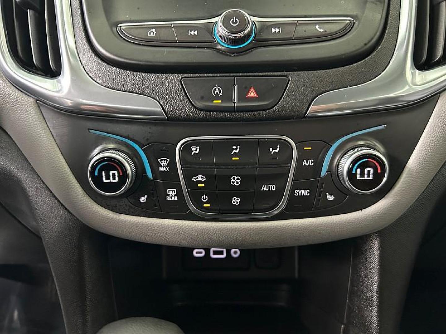 2024 SILVER Chevrolet Equinox (3GNAXUEGXRL) with an 4-Cyl Turbo 1.5 Liter engine, Automatic 6-Spd w/Overdrive transmission, located at 412 Auto Vista Drive, Palmdale, CA, 93551, (661) 945-0620, 34.592636, -118.136681 - Photo#21