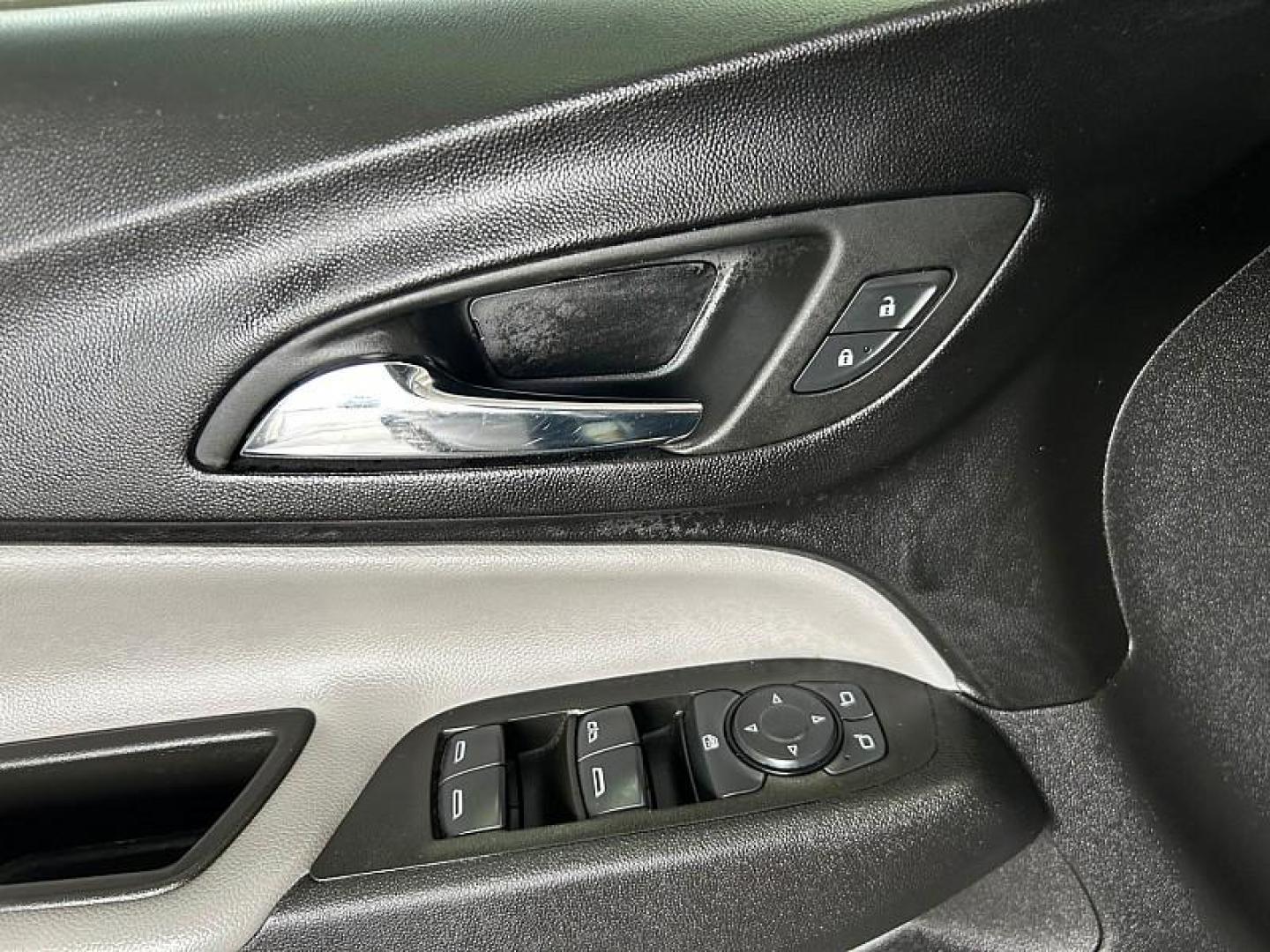 2024 SILVER Chevrolet Equinox (3GNAXUEGXRL) with an 4-Cyl Turbo 1.5 Liter engine, Automatic 6-Spd w/Overdrive transmission, located at 412 Auto Vista Drive, Palmdale, CA, 93551, (661) 945-0620, 34.592636, -118.136681 - Photo#29