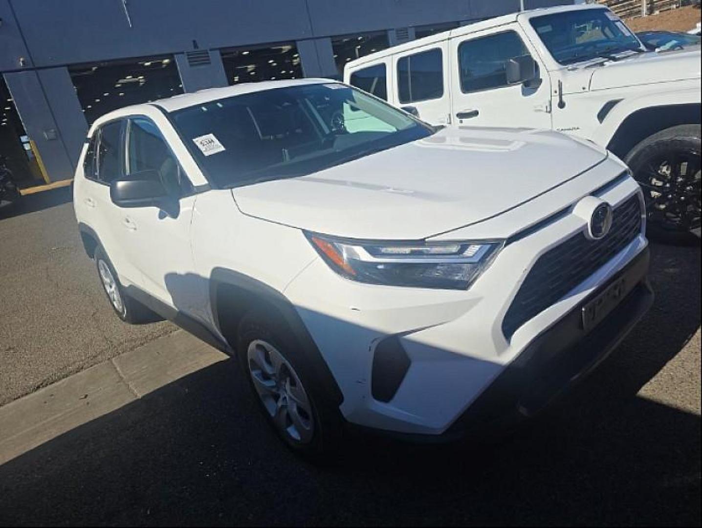 2024 WHITE Toyota RAV4 (2T3F1RFV8RC) with an 4-Cyl 2.5 Liter engine, Automatic 8-Spd w/Direct transmission, located at 412 Auto Vista Drive, Palmdale, CA, 93551, (661) 945-0620, 34.592636, -118.136681 - Photo#0