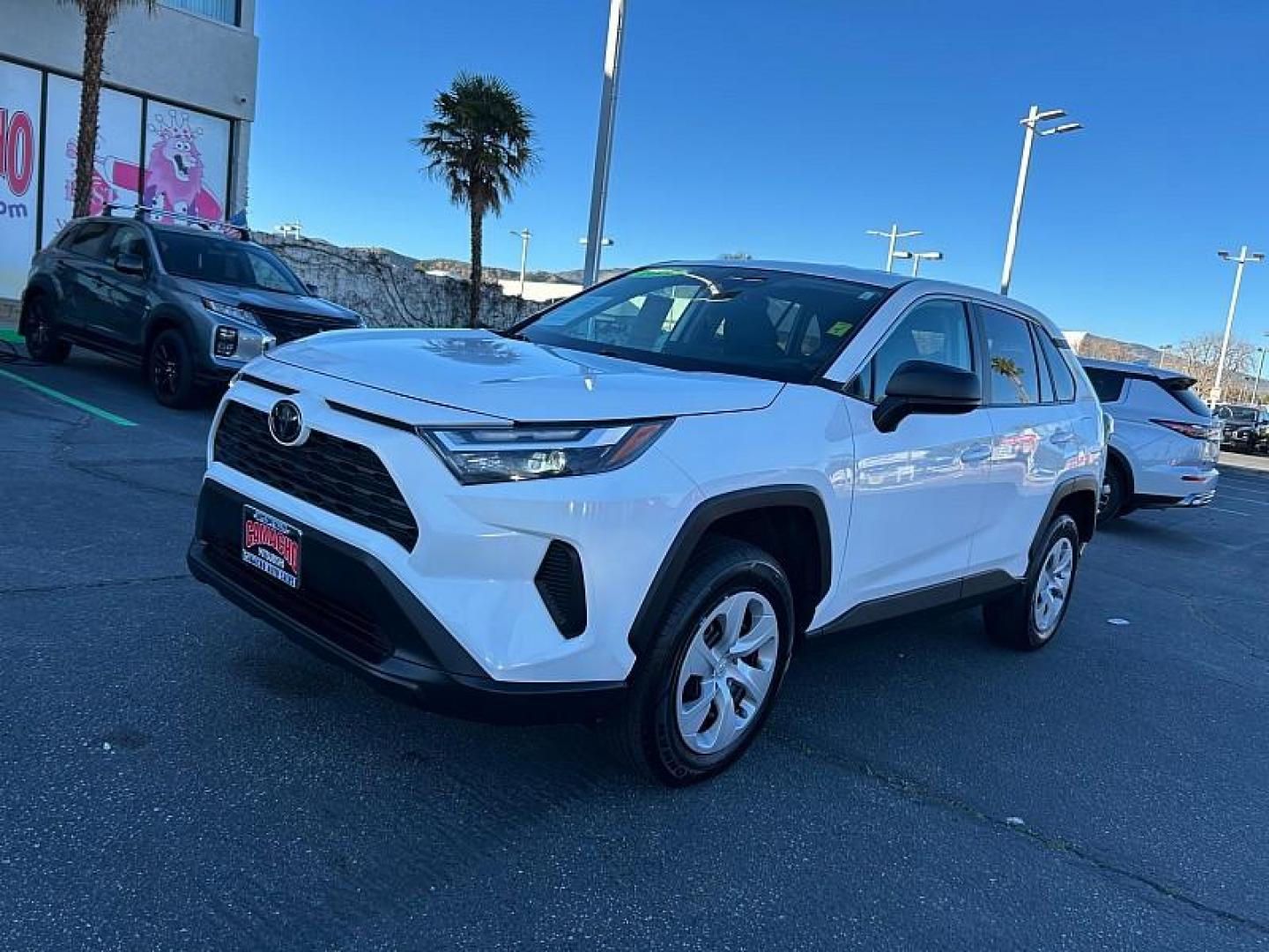2024 WHITE Toyota RAV4 (2T3F1RFV8RC) with an 4-Cyl 2.5 Liter engine, Automatic 8-Spd w/Direct transmission, located at 412 Auto Vista Drive, Palmdale, CA, 93551, (661) 945-0620, 34.592636, -118.136681 - Photo#6
