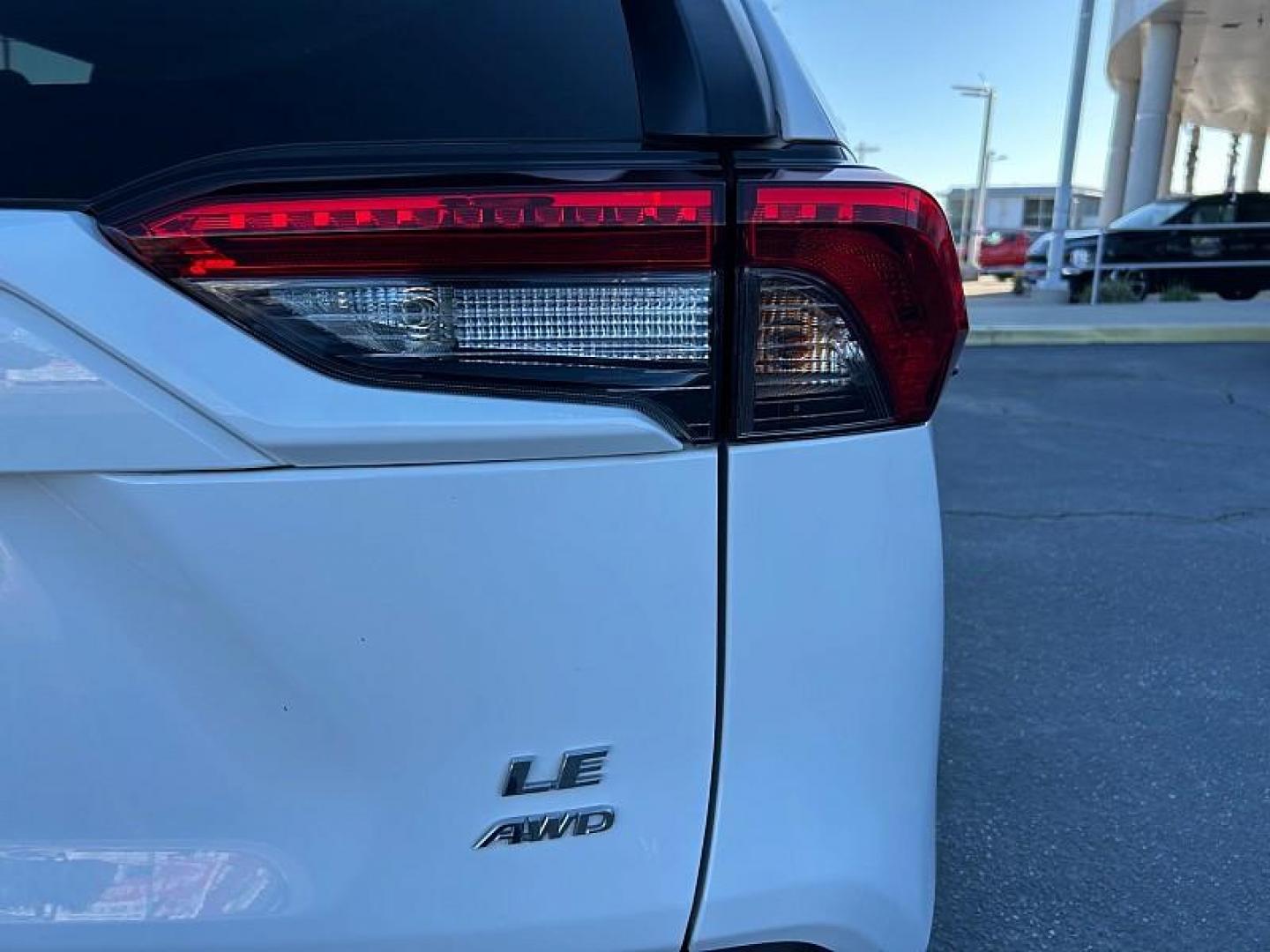 2024 WHITE Toyota RAV4 (2T3F1RFV8RC) with an 4-Cyl 2.5 Liter engine, Automatic 8-Spd w/Direct transmission, located at 412 Auto Vista Drive, Palmdale, CA, 93551, (661) 945-0620, 34.592636, -118.136681 - Photo#16