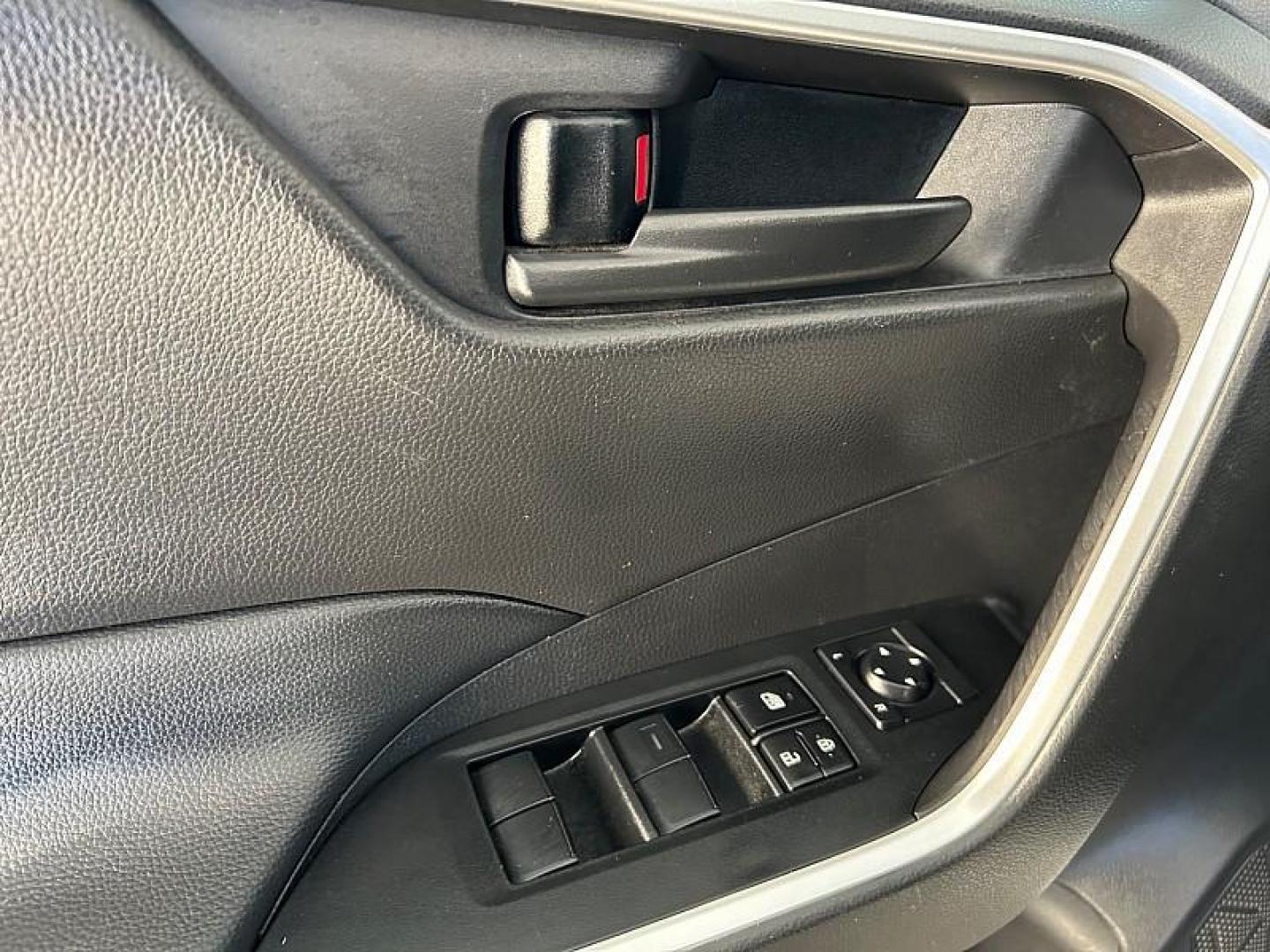 2024 WHITE Toyota RAV4 (2T3F1RFV8RC) with an 4-Cyl 2.5 Liter engine, Automatic 8-Spd w/Direct transmission, located at 412 Auto Vista Drive, Palmdale, CA, 93551, (661) 945-0620, 34.592636, -118.136681 - Photo#28