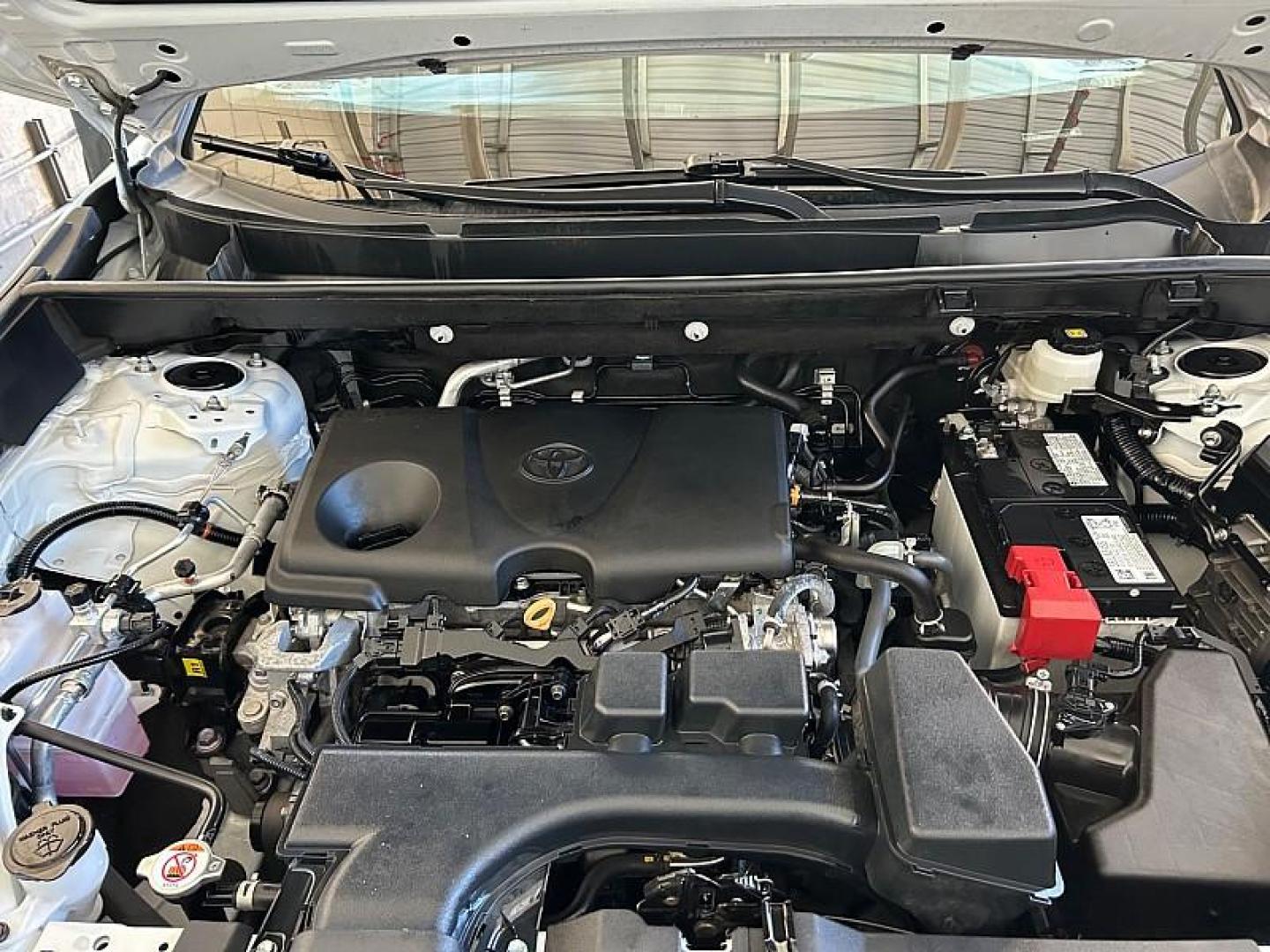 2024 WHITE Toyota RAV4 (2T3F1RFV8RC) with an 4-Cyl 2.5 Liter engine, Automatic 8-Spd w/Direct transmission, located at 412 Auto Vista Drive, Palmdale, CA, 93551, (661) 945-0620, 34.592636, -118.136681 - Photo#33
