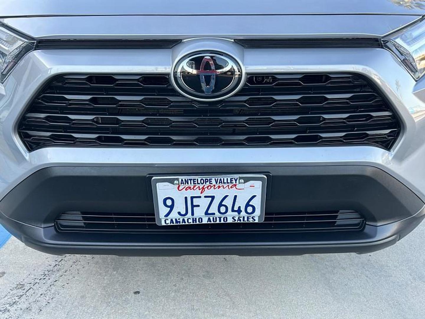2024 SILVER Toyota RAV4 (2T3F1RFV4RW) with an 4-Cyl 2.5 Liter engine, Automatic 8-Spd w/Direct transmission, located at 412 Auto Vista Drive, Palmdale, CA, 93551, (661) 945-0620, 34.592636, -118.136681 - Photo#13