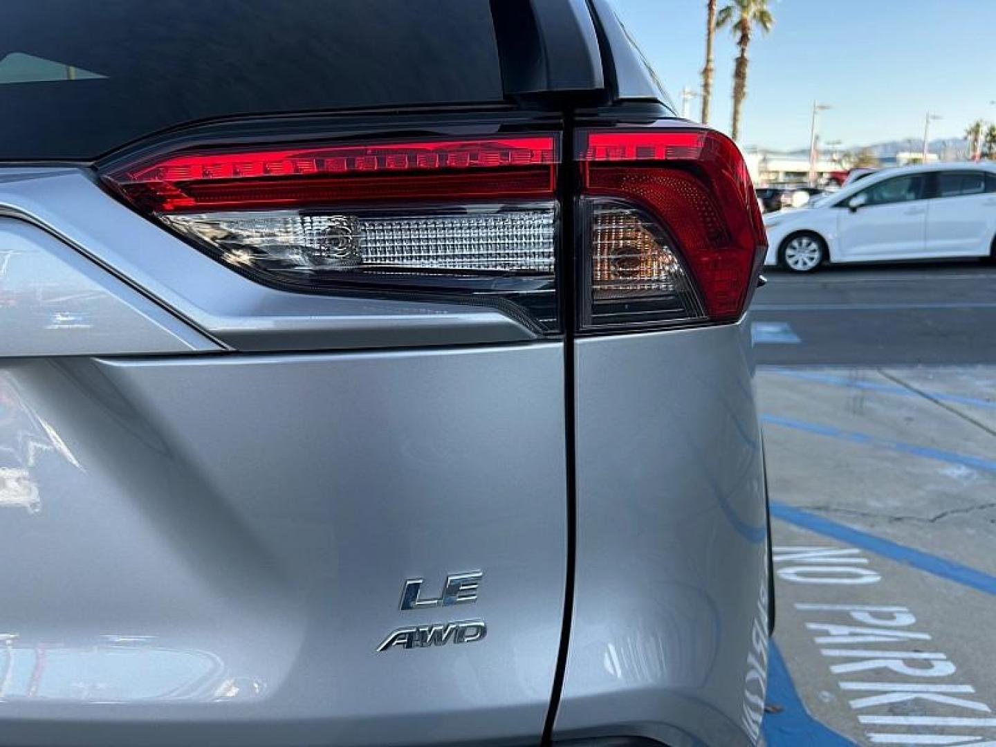 2024 SILVER Toyota RAV4 (2T3F1RFV4RW) with an 4-Cyl 2.5 Liter engine, Automatic 8-Spd w/Direct transmission, located at 412 Auto Vista Drive, Palmdale, CA, 93551, (661) 945-0620, 34.592636, -118.136681 - Photo#17