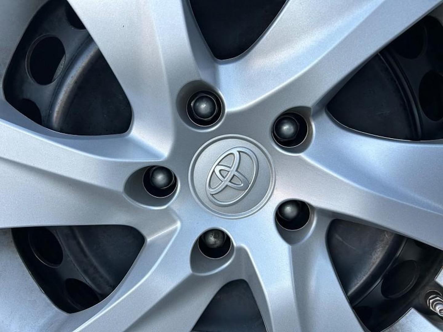 2024 SILVER Toyota RAV4 (2T3F1RFV4RW) with an 4-Cyl 2.5 Liter engine, Automatic 8-Spd w/Direct transmission, located at 412 Auto Vista Drive, Palmdale, CA, 93551, (661) 945-0620, 34.592636, -118.136681 - Photo#20