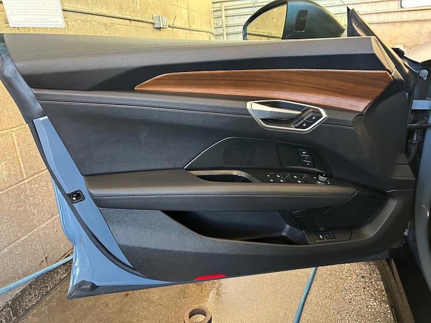 2022 BLACK Audi e-tron GT (WAUFJBFW6N7) with an Dual AC Electric Motors engine, Single-Speed Fixed Gear transmission, located at 412 Auto Vista Drive, Palmdale, CA, 93551, (661) 945-0620, 34.592636, -118.136681 - Photo#16