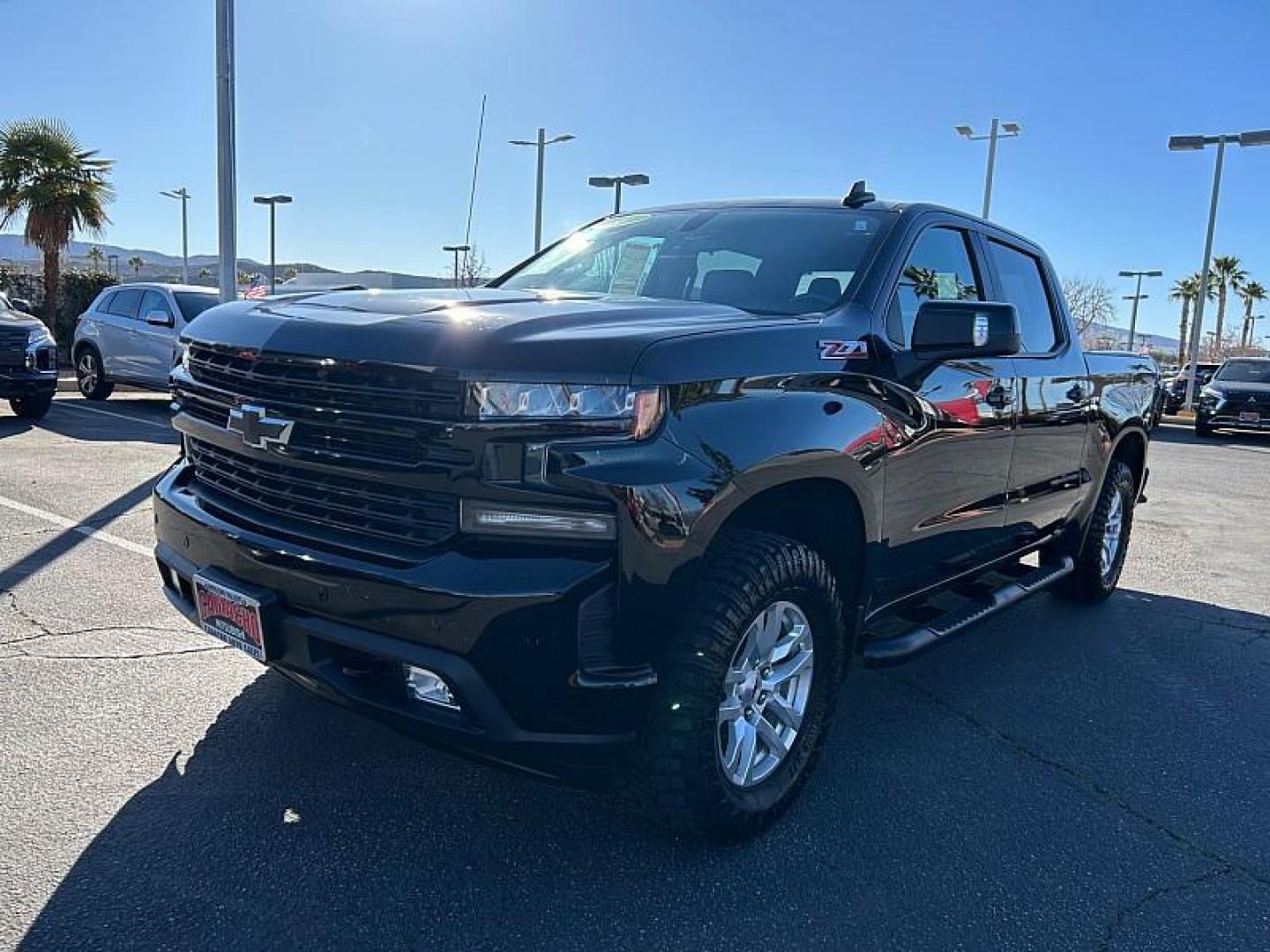 2020 BLACK Chevrolet Silverado 1500 4WD (3GCUYEED0LG) with an 8-Cyl 5.3 Liter engine, Automatic transmission, located at 412 Auto Vista Drive, Palmdale, CA, 93551, (661) 945-0620, 34.592636, -118.136681 - Photo#2