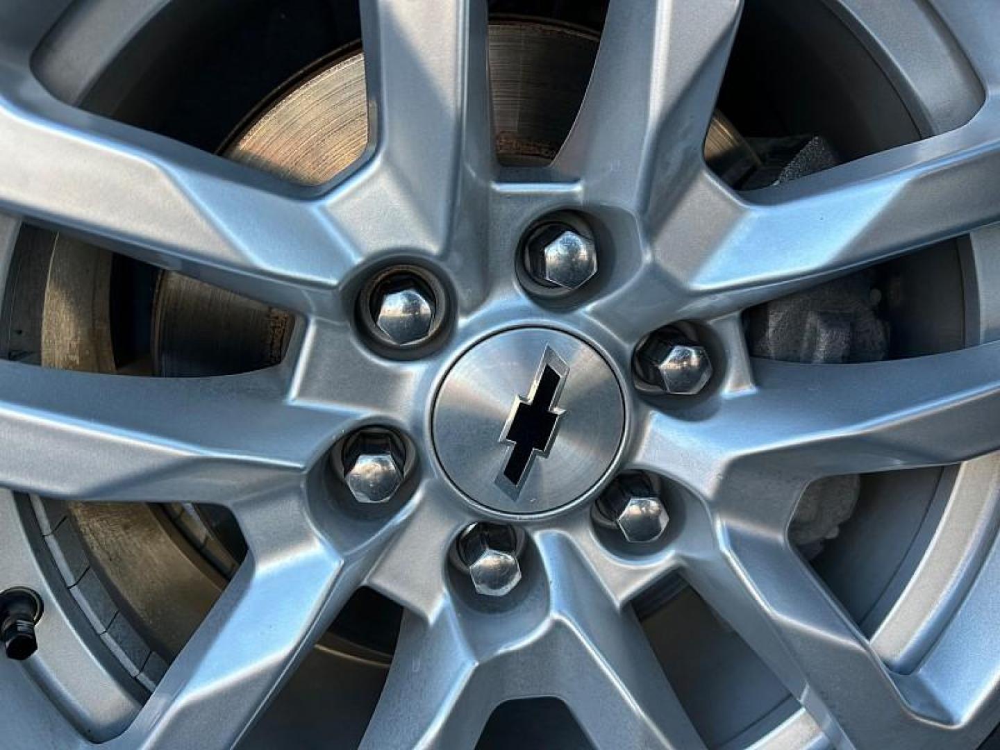 2020 BLACK Chevrolet Silverado 1500 4WD (3GCUYEED0LG) with an 8-Cyl 5.3 Liter engine, Automatic transmission, located at 412 Auto Vista Drive, Palmdale, CA, 93551, (661) 945-0620, 34.592636, -118.136681 - Photo#15