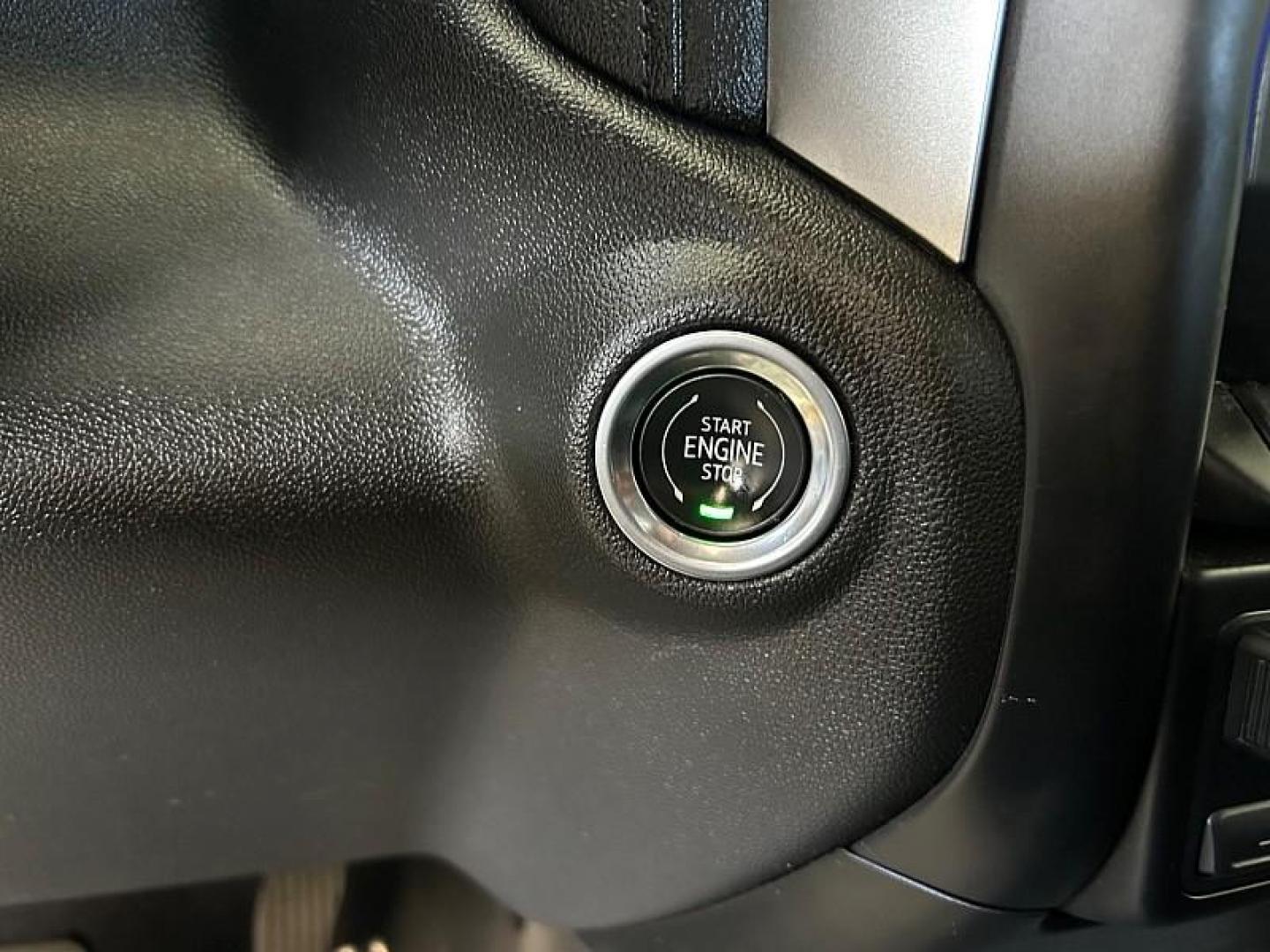 2020 BLACK Chevrolet Silverado 1500 4WD (3GCUYEED0LG) with an 8-Cyl 5.3 Liter engine, Automatic transmission, located at 412 Auto Vista Drive, Palmdale, CA, 93551, (661) 945-0620, 34.592636, -118.136681 - Photo#19