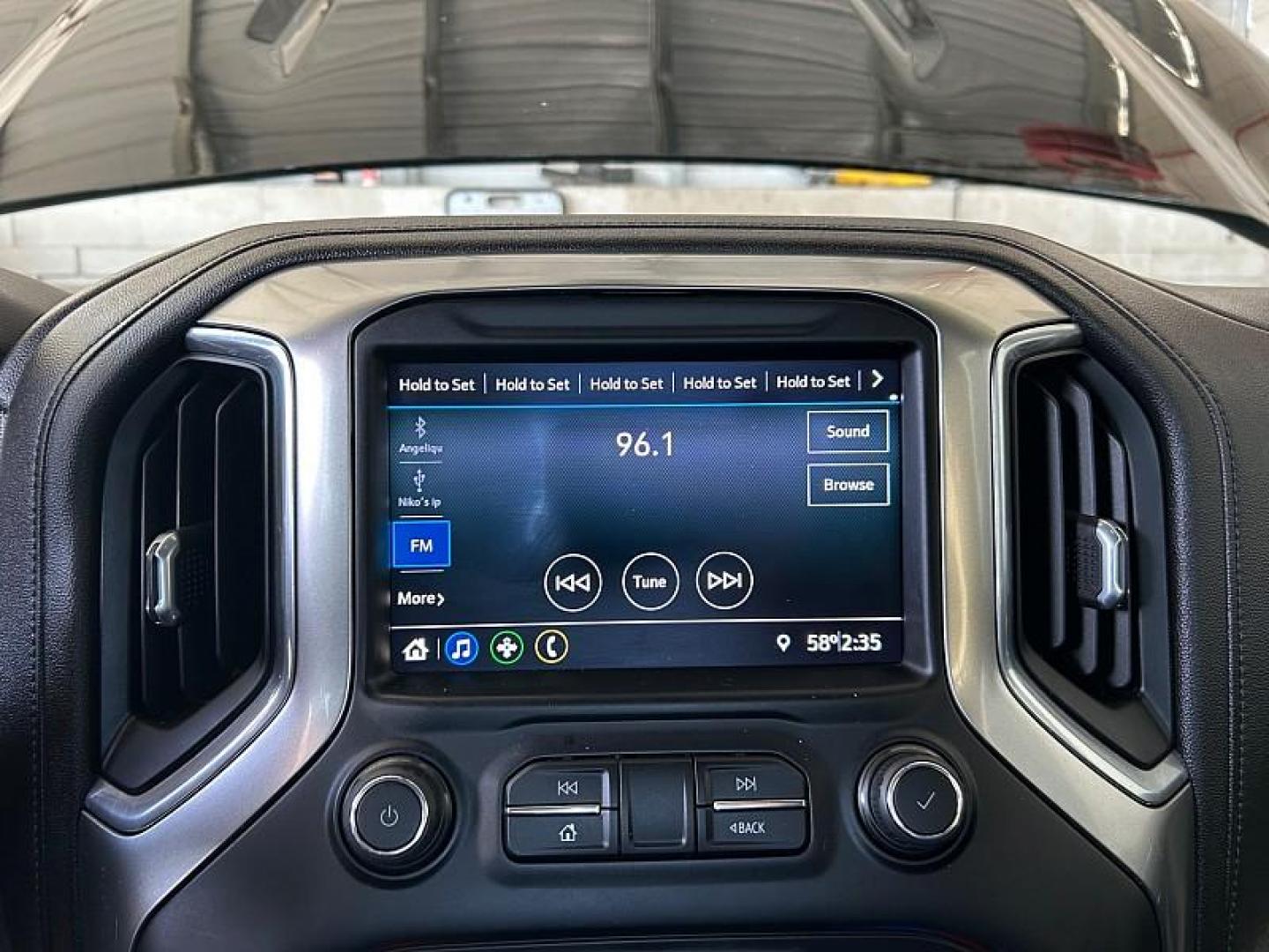 2020 BLACK Chevrolet Silverado 1500 4WD (3GCUYEED0LG) with an 8-Cyl 5.3 Liter engine, Automatic transmission, located at 412 Auto Vista Drive, Palmdale, CA, 93551, (661) 945-0620, 34.592636, -118.136681 - Photo#21