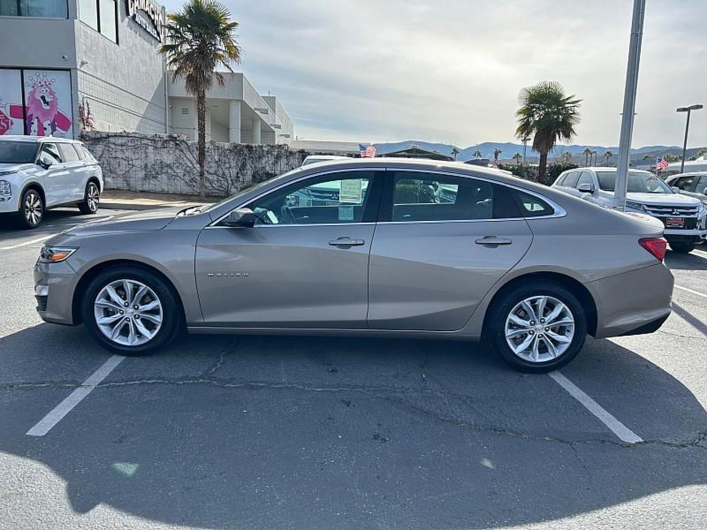 2024 GRAY Chevrolet Malibu (1G1ZD5ST9RF) with an 4-Cyl Turbo 1.5 Liter engine, Automatic CVT transmission, located at 412 Auto Vista Drive, Palmdale, CA, 93551, (661) 945-0620, 34.592636, -118.136681 - Photo#6