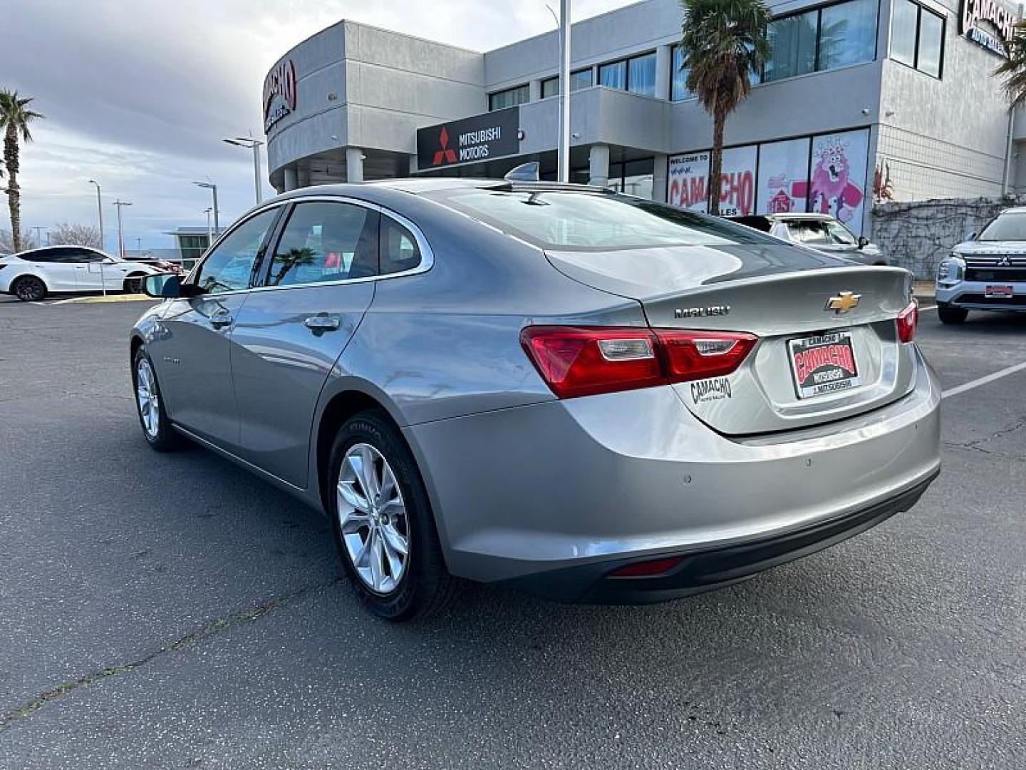 2024 GRAY Chevrolet Malibu (1G1ZD5ST8RF) with an 4-Cyl Turbo 1.5 Liter engine, Automatic CVT transmission, located at 412 Auto Vista Drive, Palmdale, CA, 93551, (661) 945-0620, 34.592636, -118.136681 - Photo#4