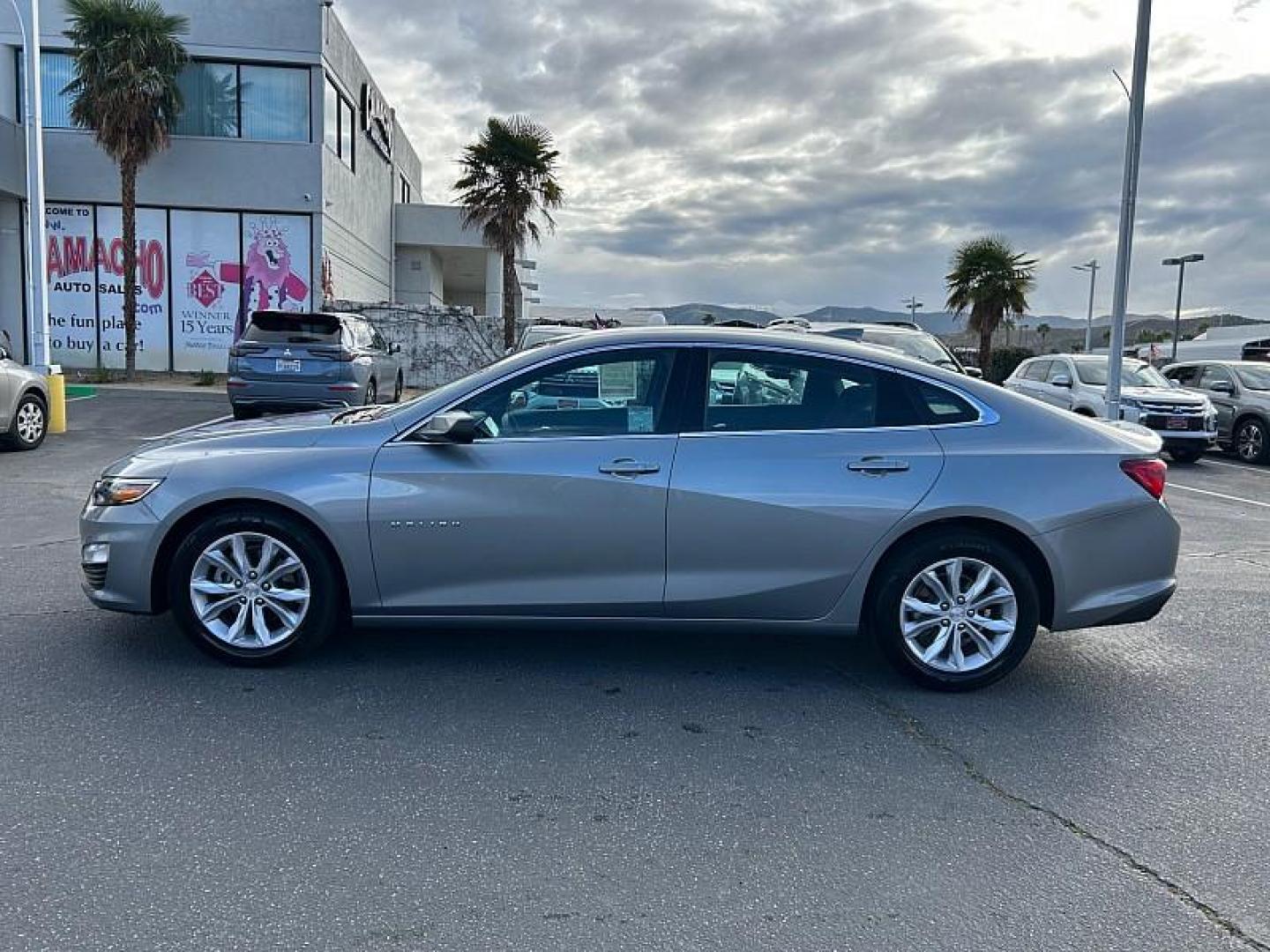 2024 GRAY Chevrolet Malibu (1G1ZD5ST8RF) with an 4-Cyl Turbo 1.5 Liter engine, Automatic CVT transmission, located at 412 Auto Vista Drive, Palmdale, CA, 93551, (661) 945-0620, 34.592636, -118.136681 - Photo#5