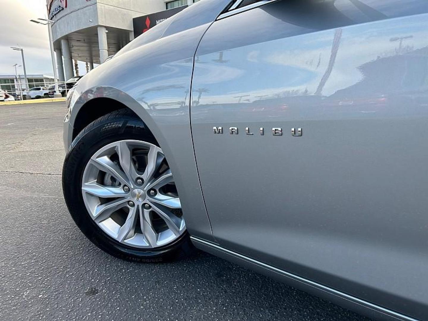 2024 GRAY Chevrolet Malibu (1G1ZD5ST8RF) with an 4-Cyl Turbo 1.5 Liter engine, Automatic CVT transmission, located at 412 Auto Vista Drive, Palmdale, CA, 93551, (661) 945-0620, 34.592636, -118.136681 - Photo#8